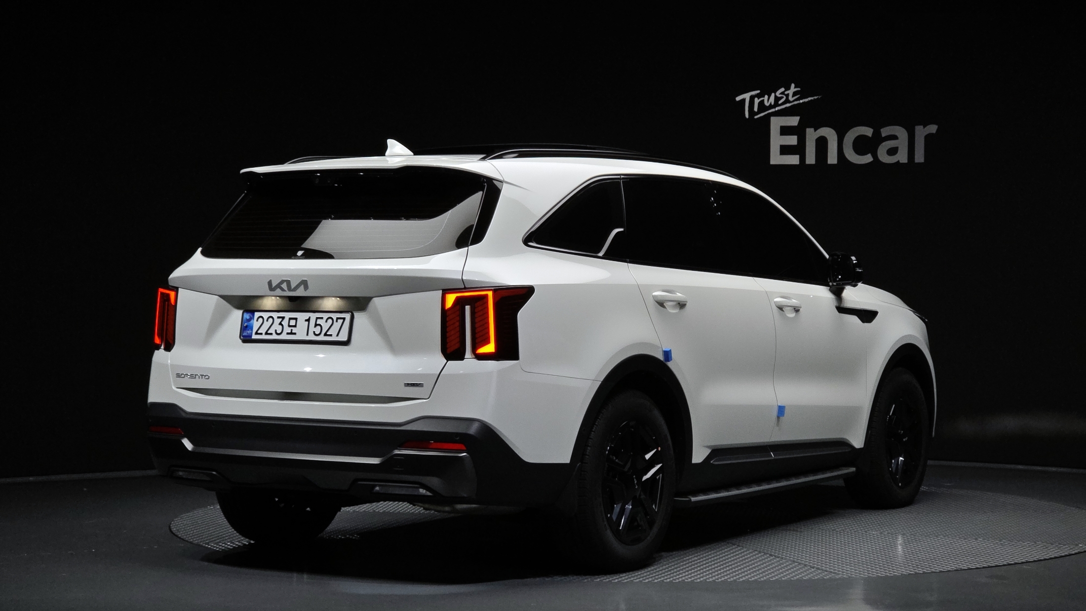 Mazda Bongo front view