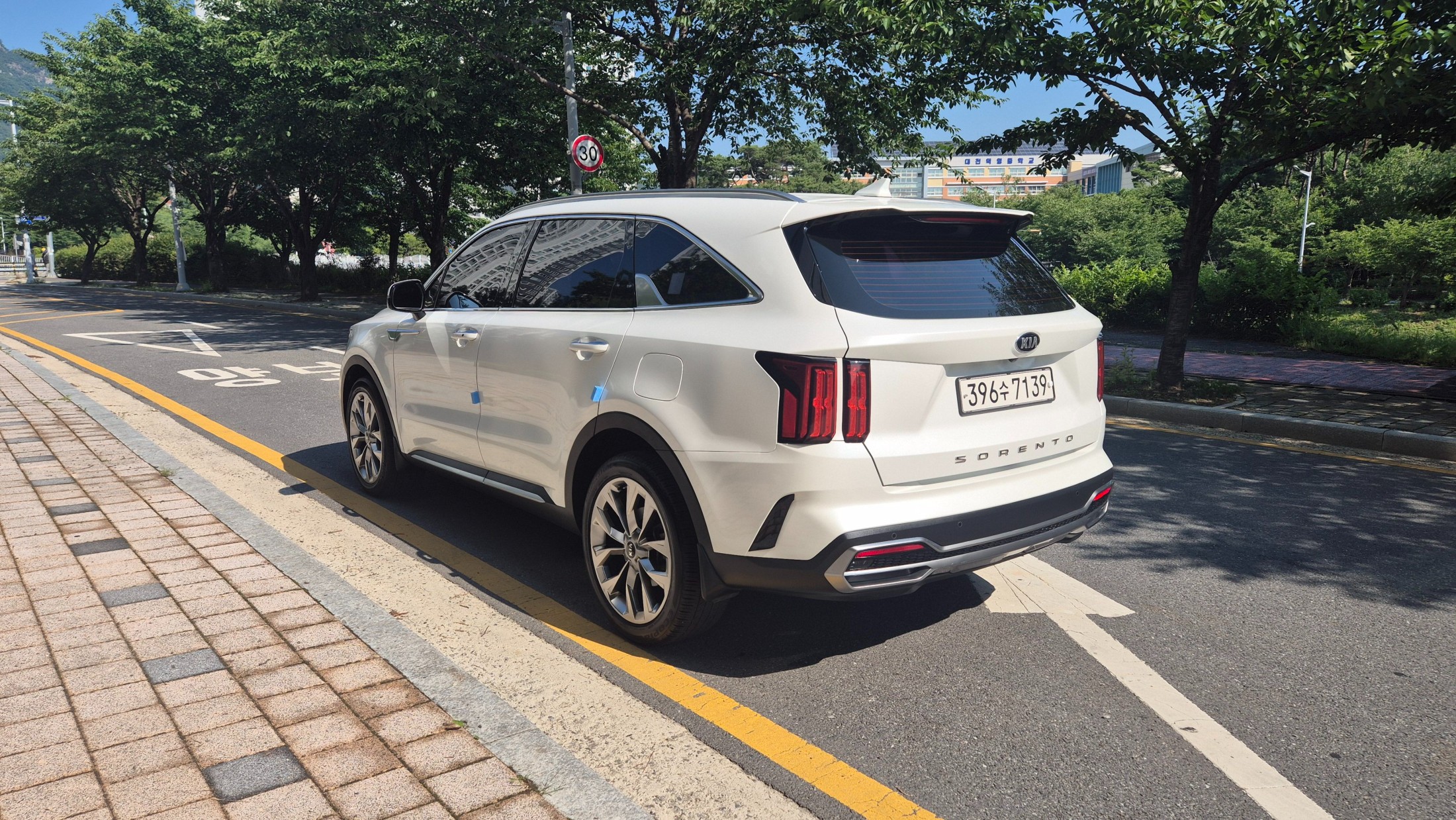 KIA SORENTO photo 2