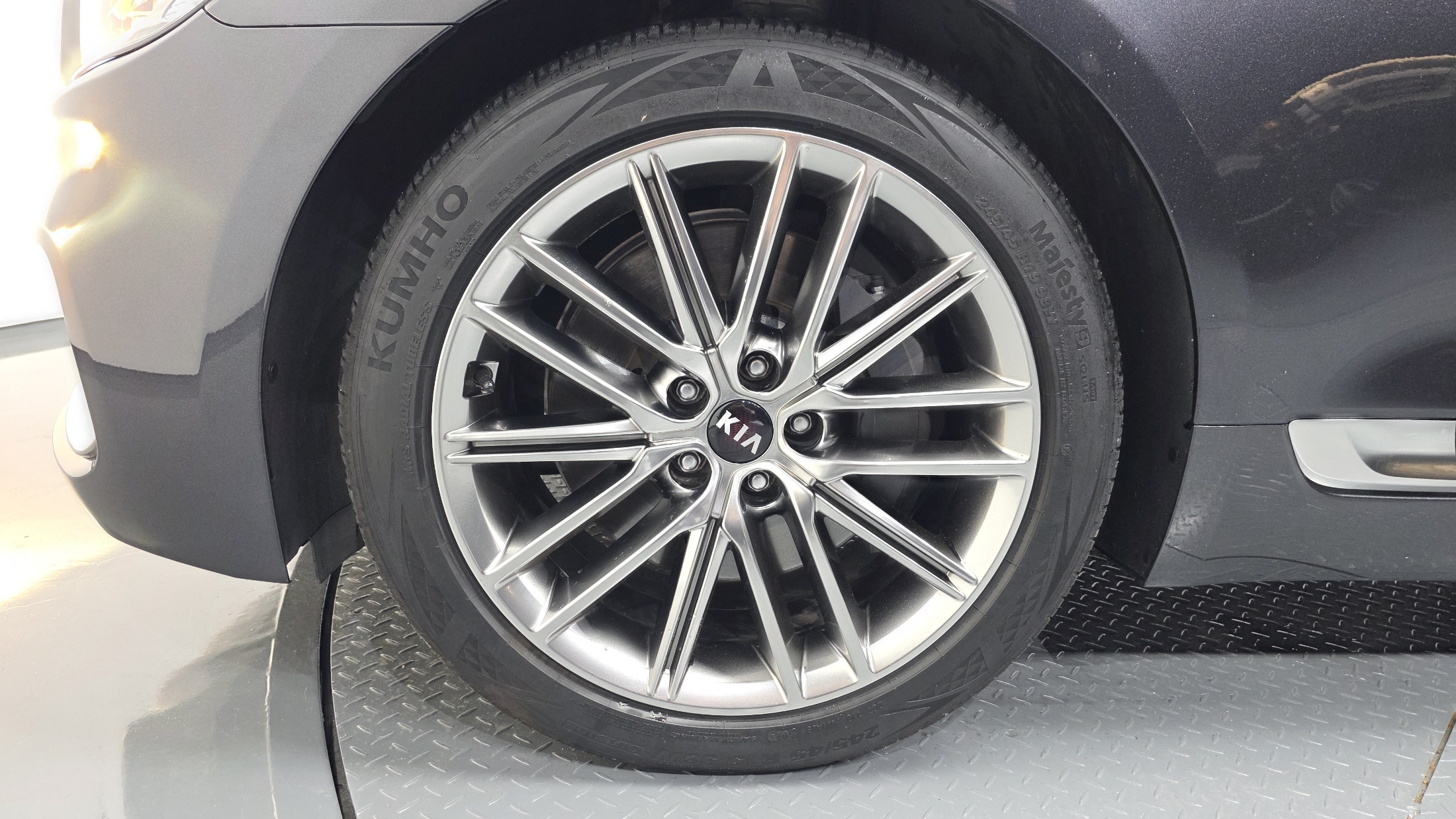 Mazda Bongo rear view