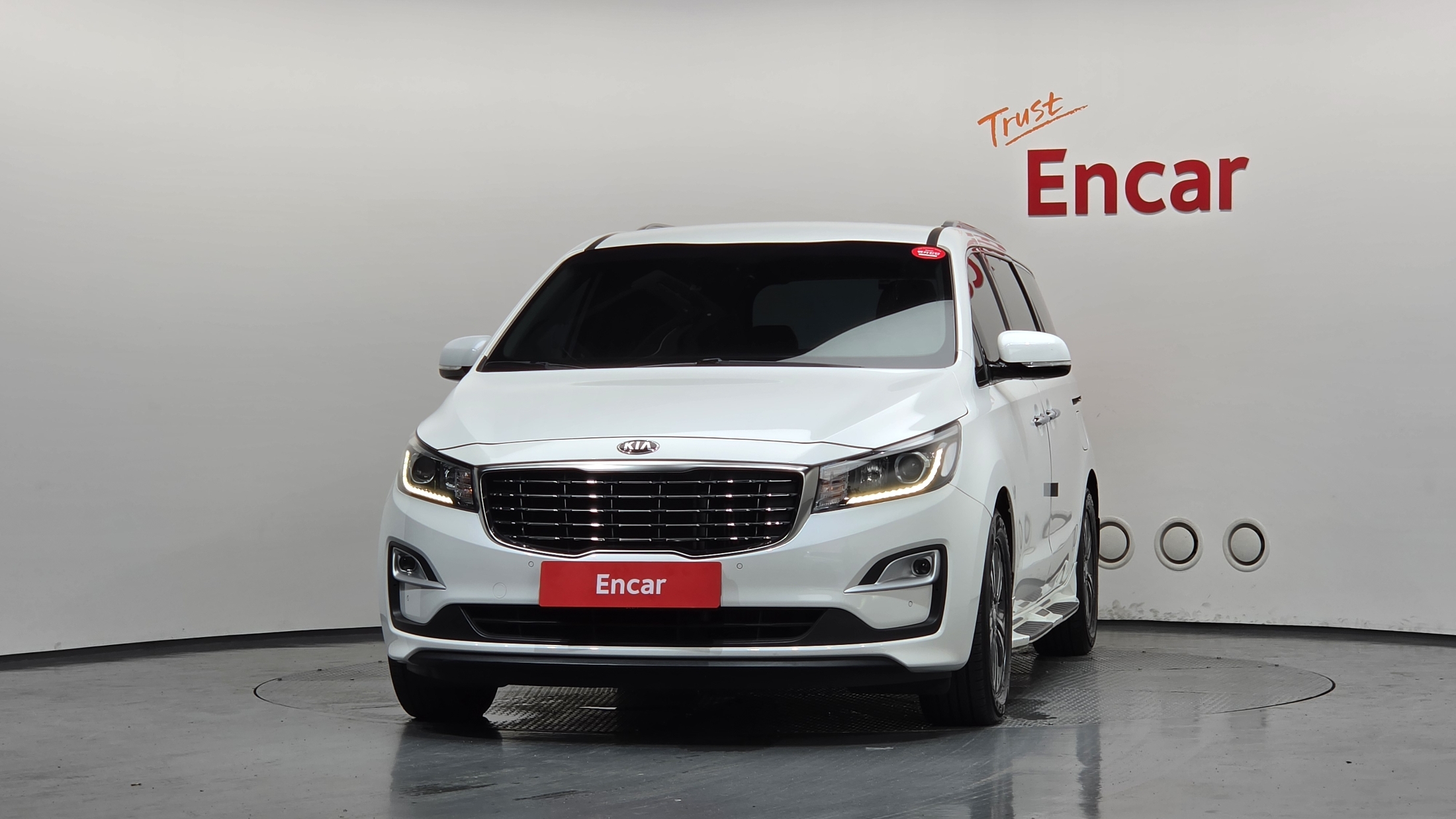KIA CARNIVAL photo 3