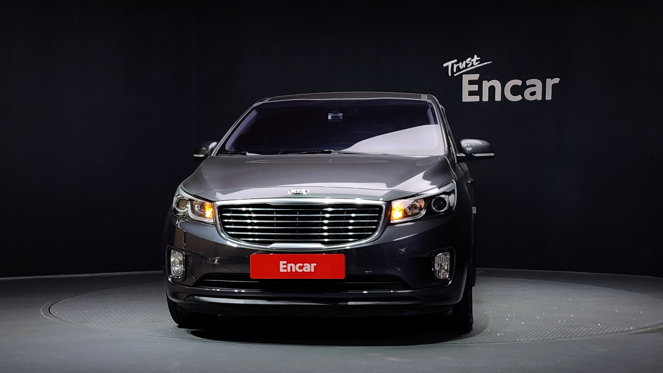 KIA CARNIVAL photo 3
