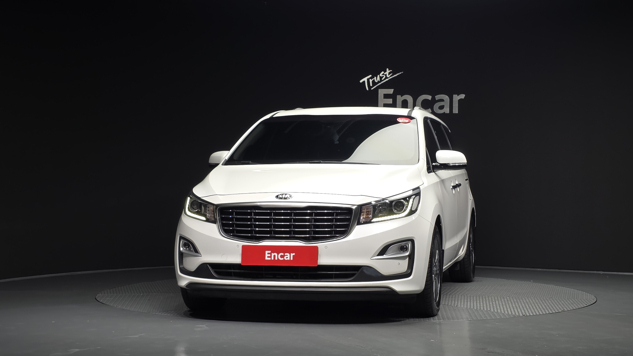 KIA CARNIVAL photo 3