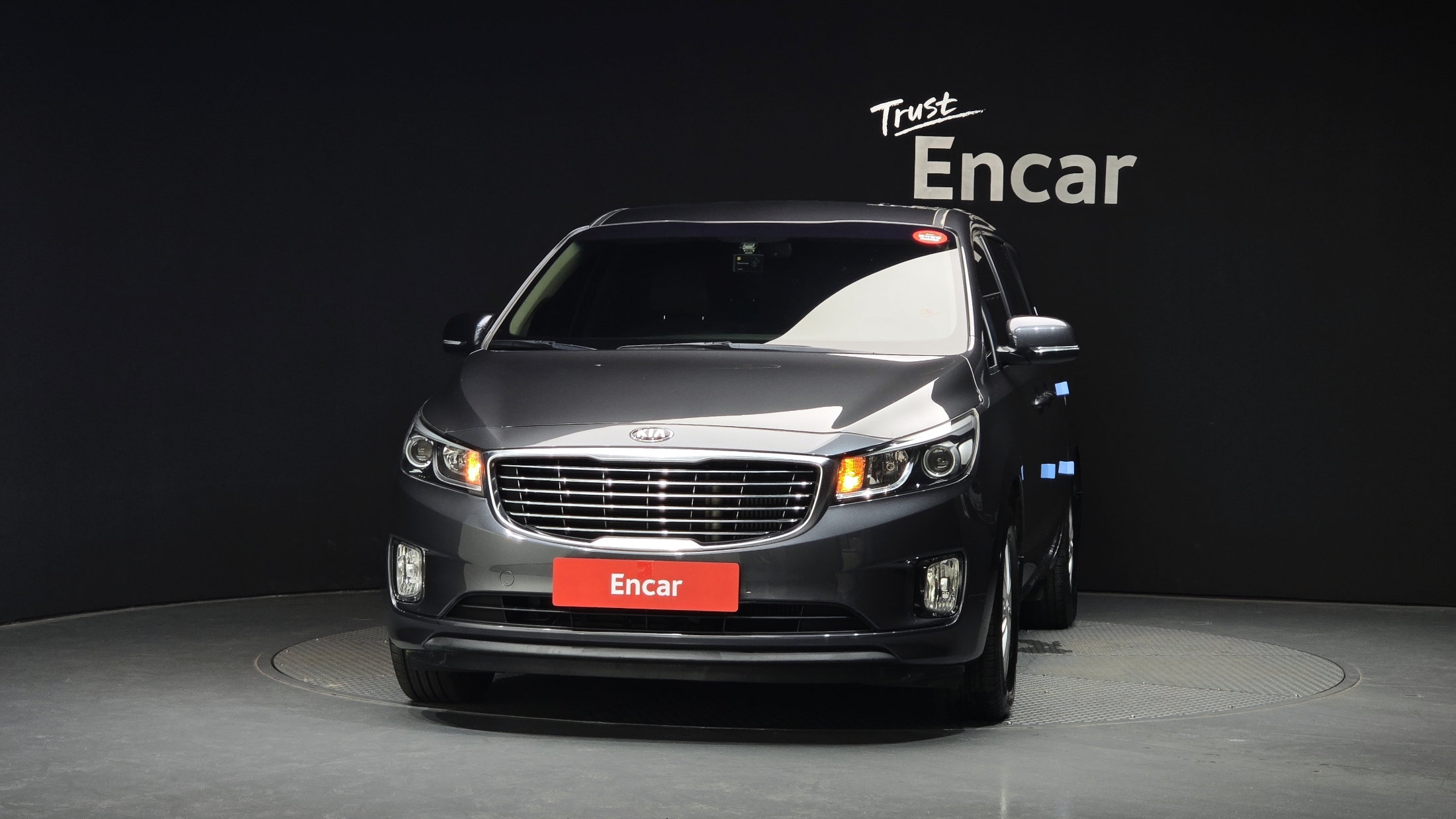 KIA CARNIVAL photo 3
