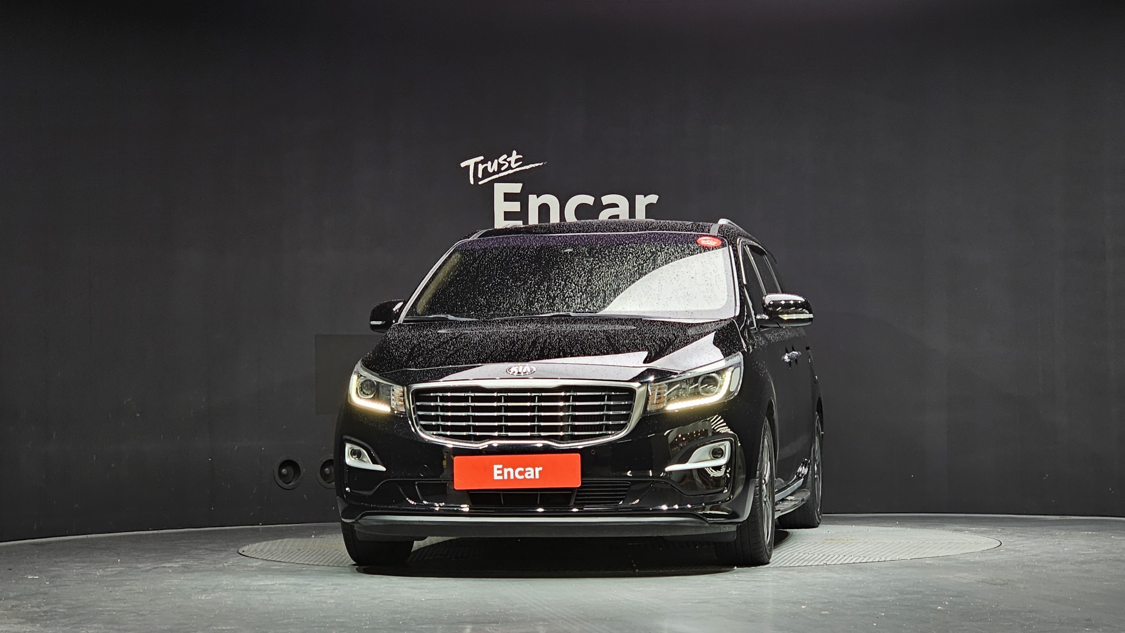 KIA CARNIVAL photo 3