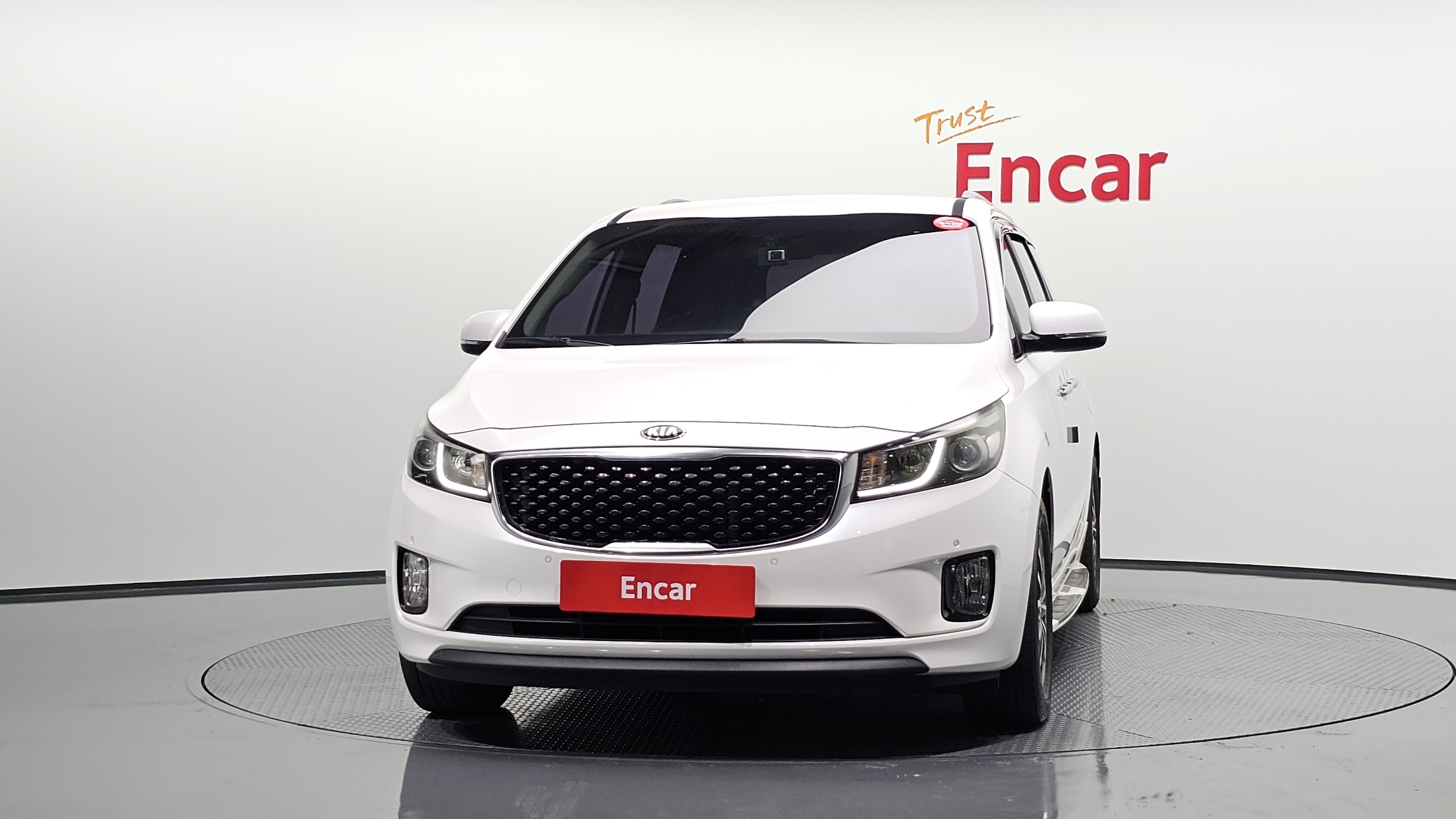 KIA CARNIVAL photo 3