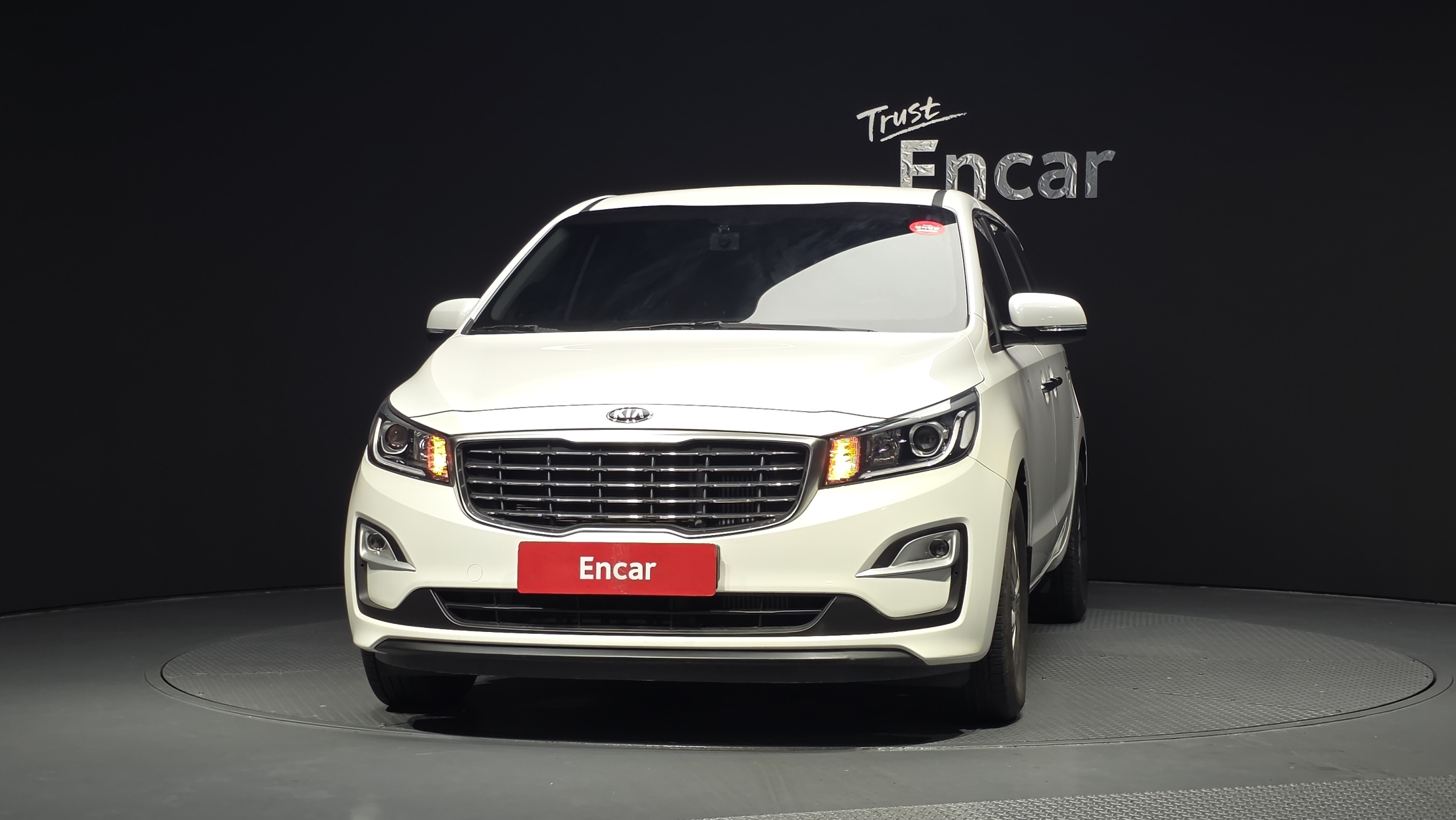 KIA CARNIVAL photo 3
