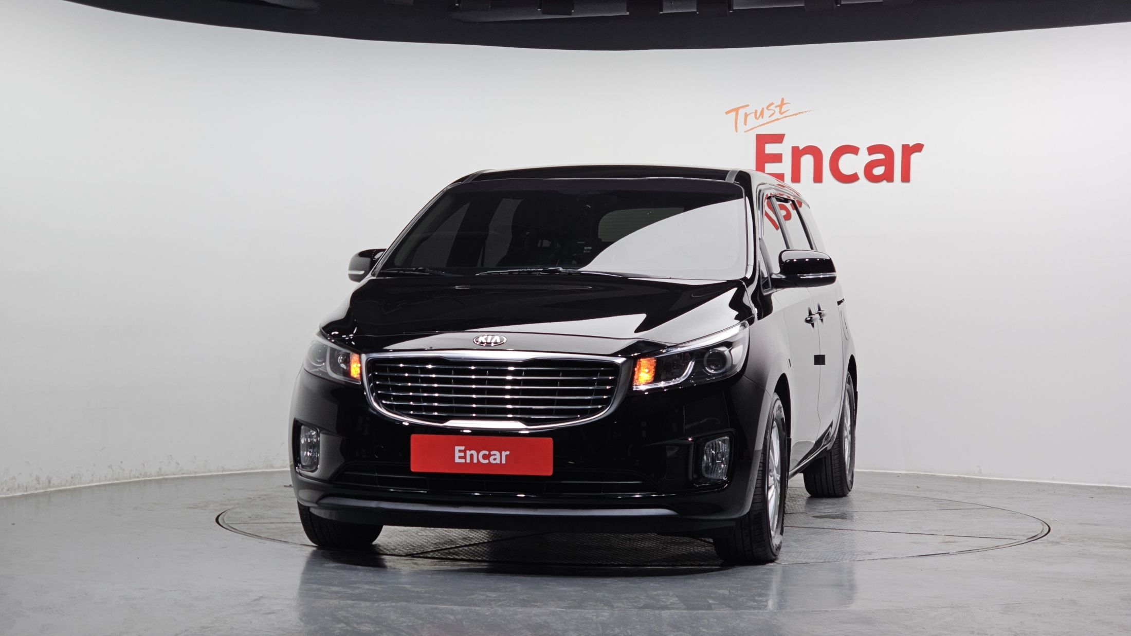 KIA CARNIVAL photo 3