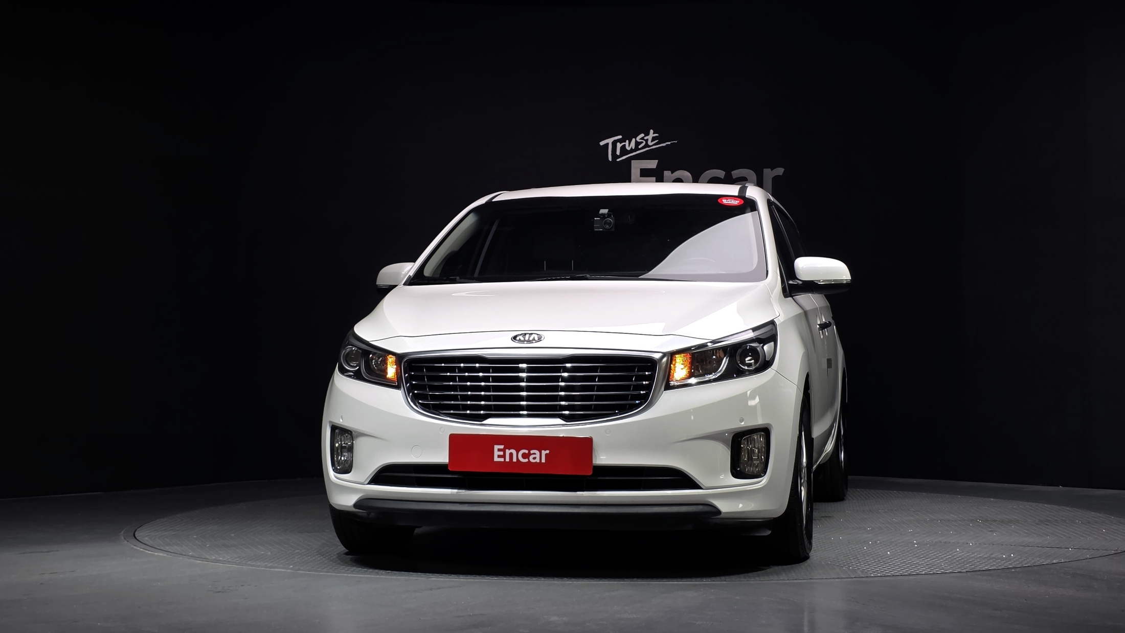 KIA CARNIVAL photo 3