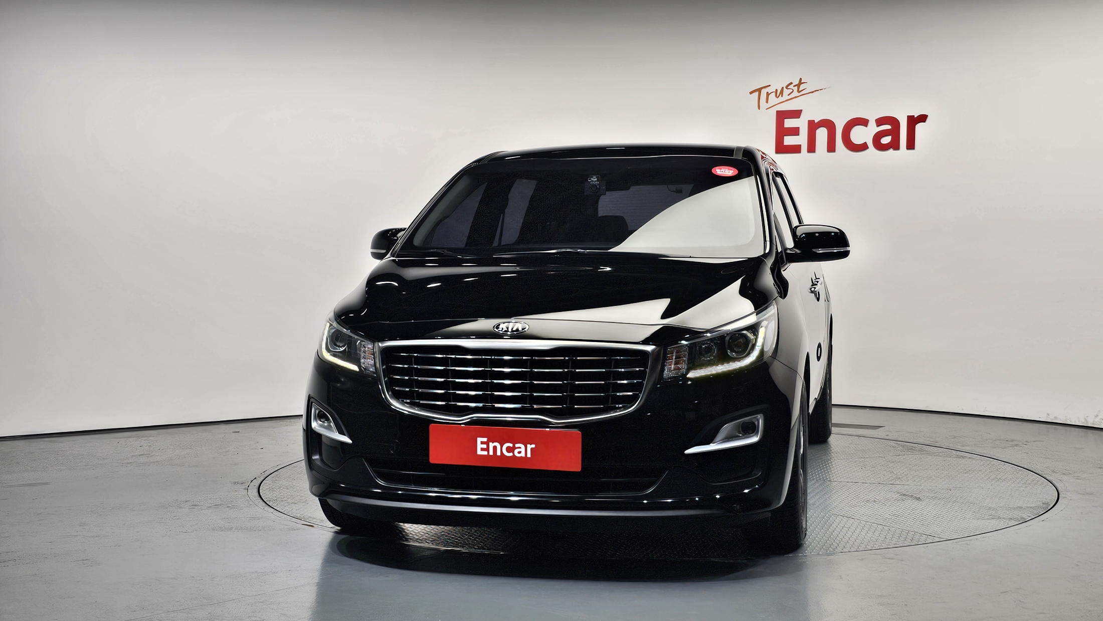 KIA CARNIVAL photo 3