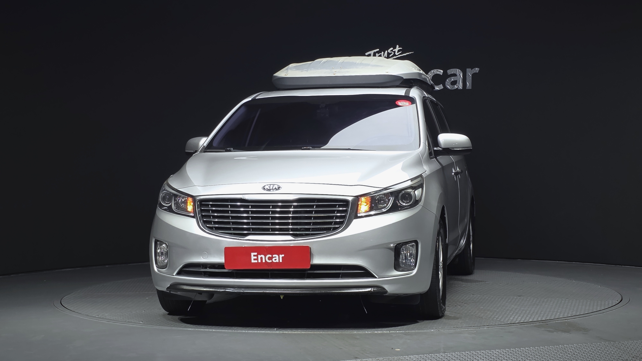KIA CARNIVAL photo 3