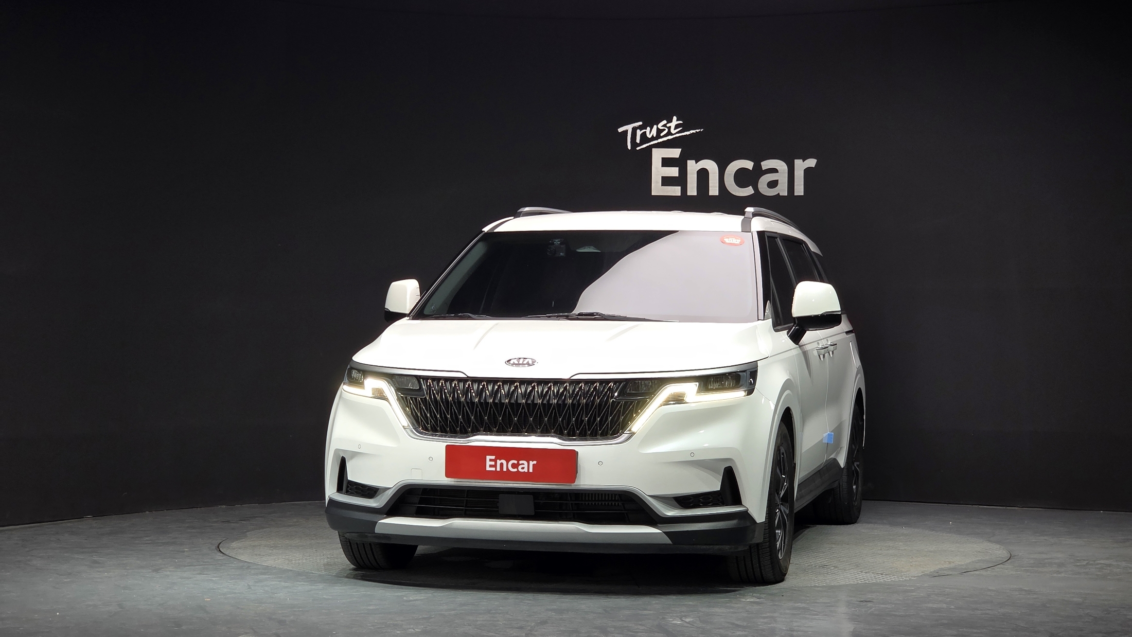 KIA CARNIVAL photo 3