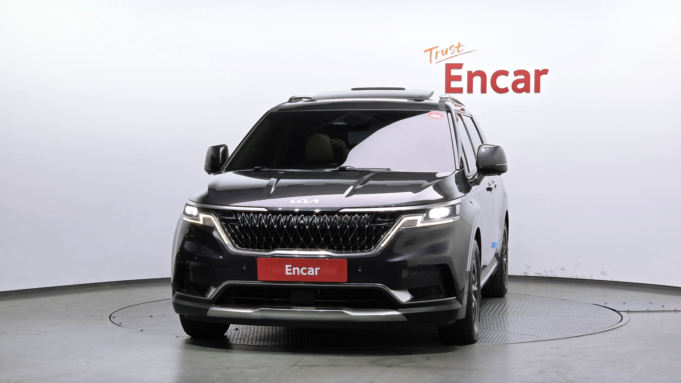 KIA CARNIVAL photo 3
