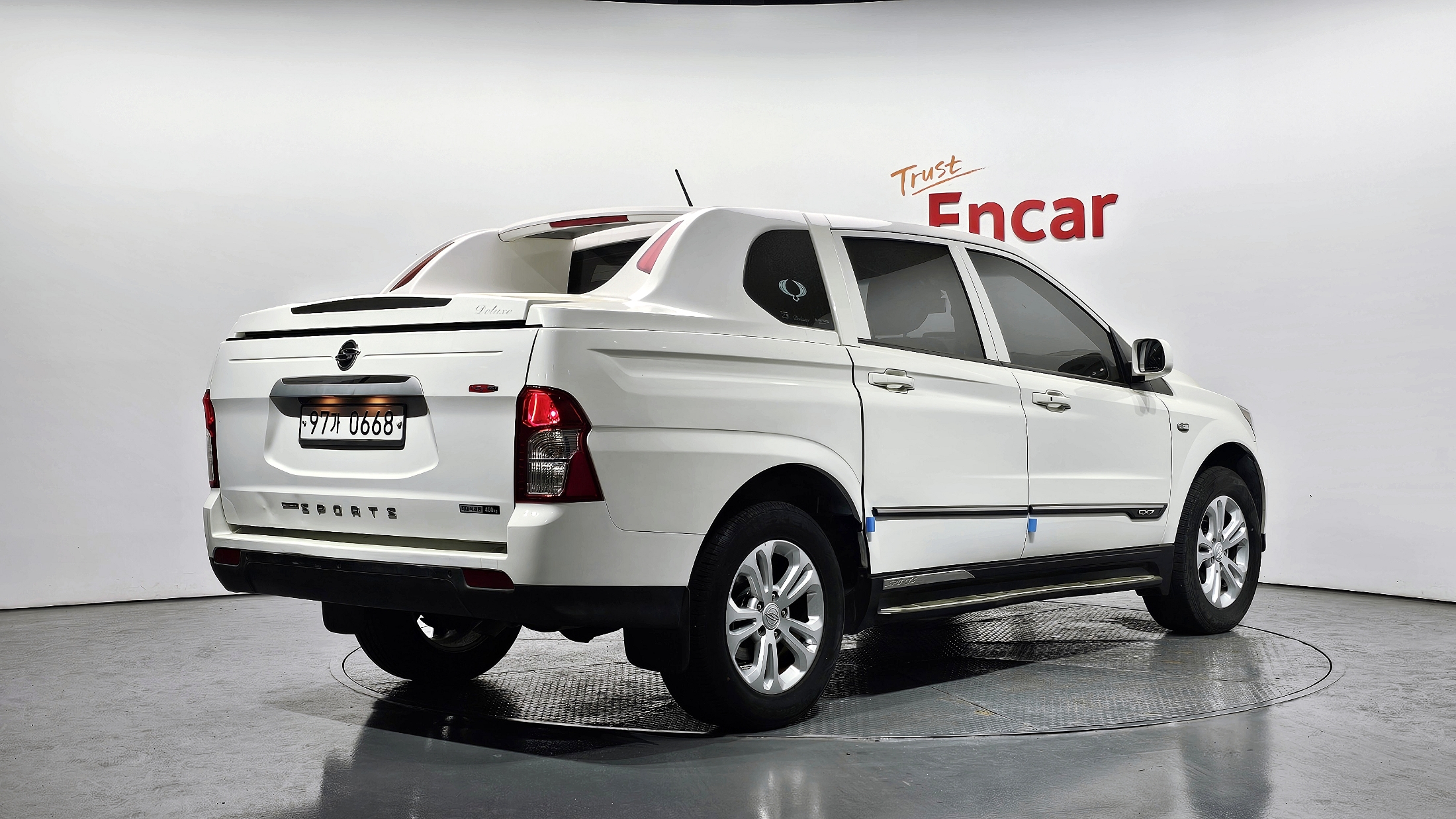 SSANGYONG KORANDO photo 2