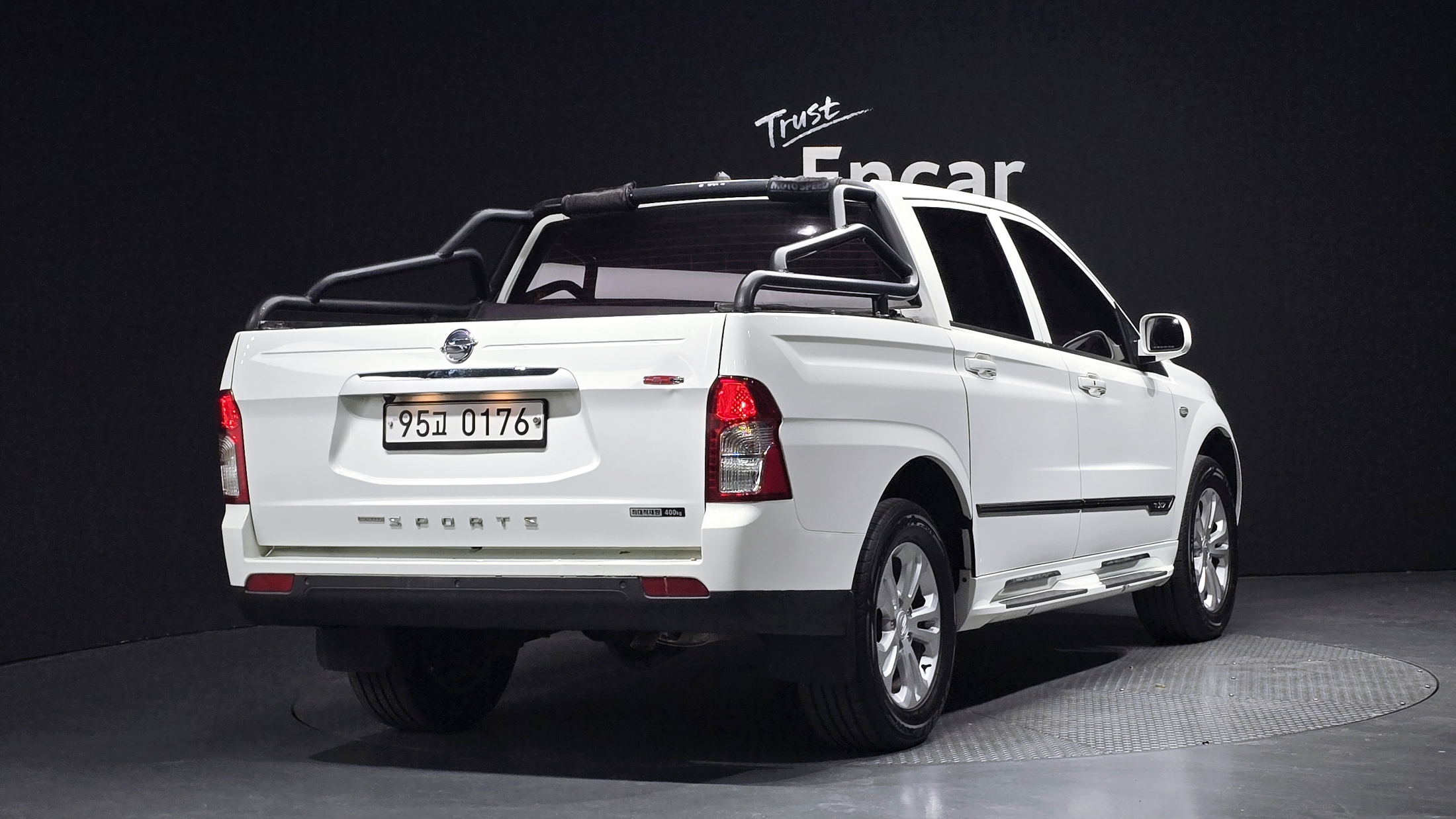 SSANGYONG KORANDO photo 2