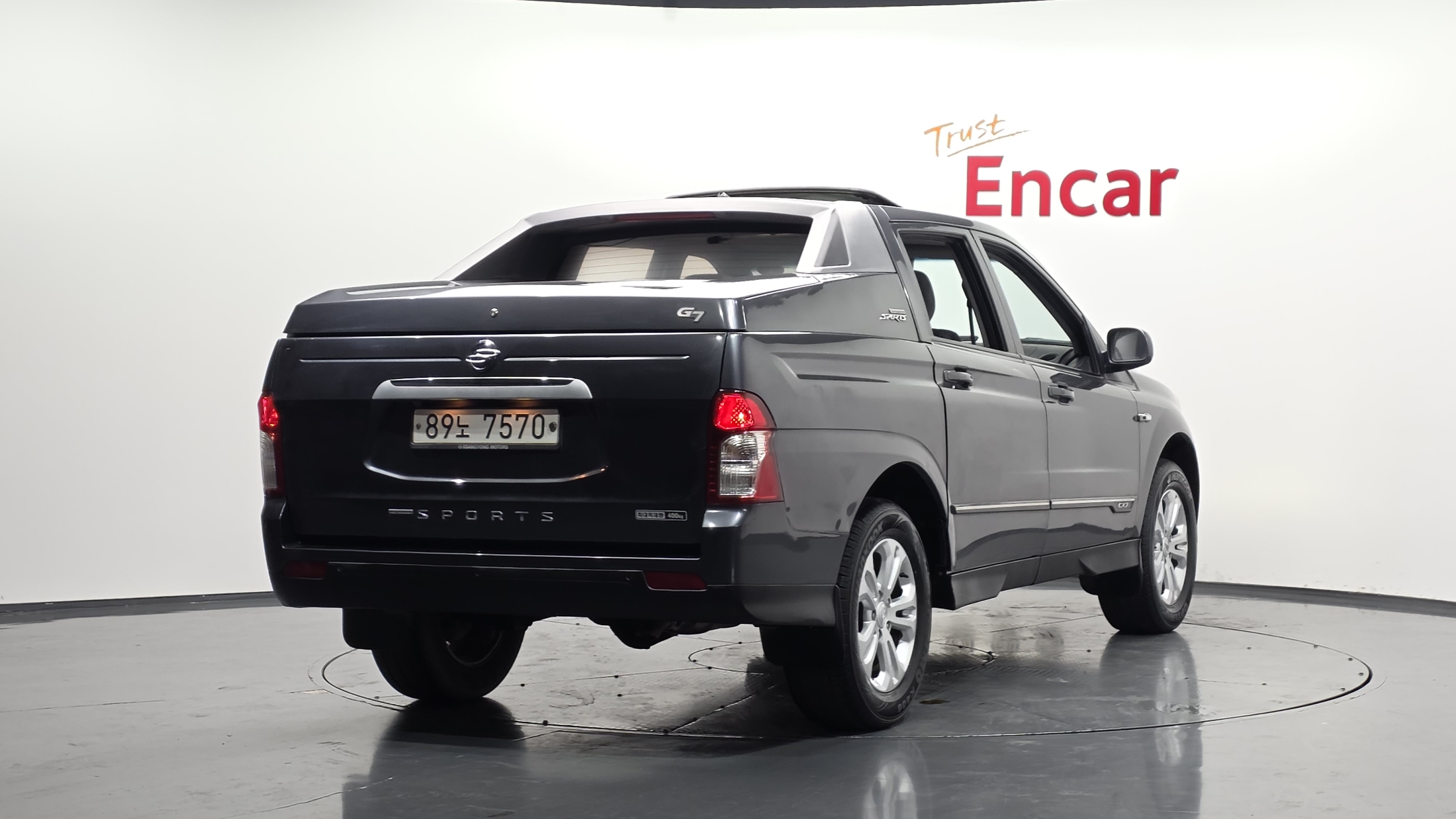 SSANGYONG KORANDO photo 2