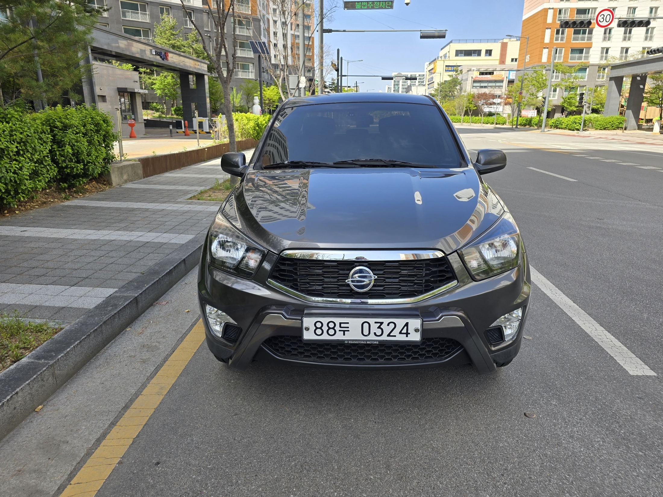SSANGYONG KORANDO photo 2