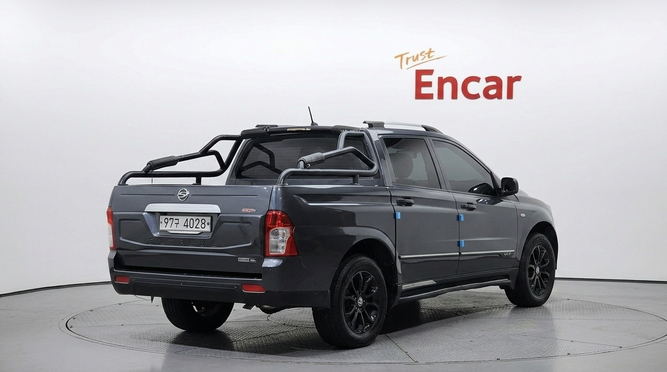 SSANGYONG KORANDO photo 2