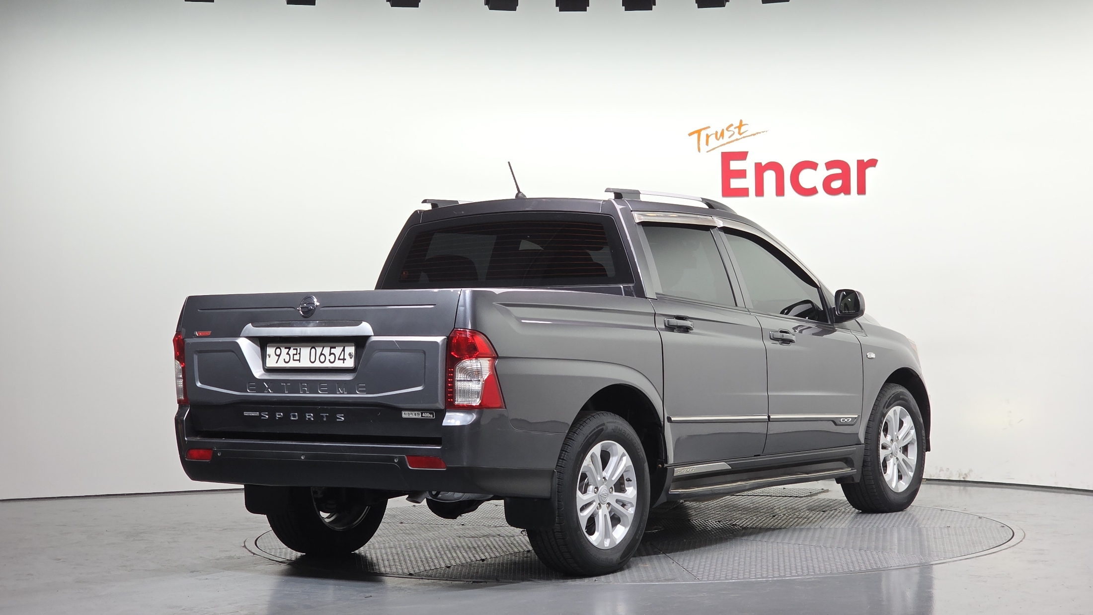 SSANGYONG KORANDO photo 2