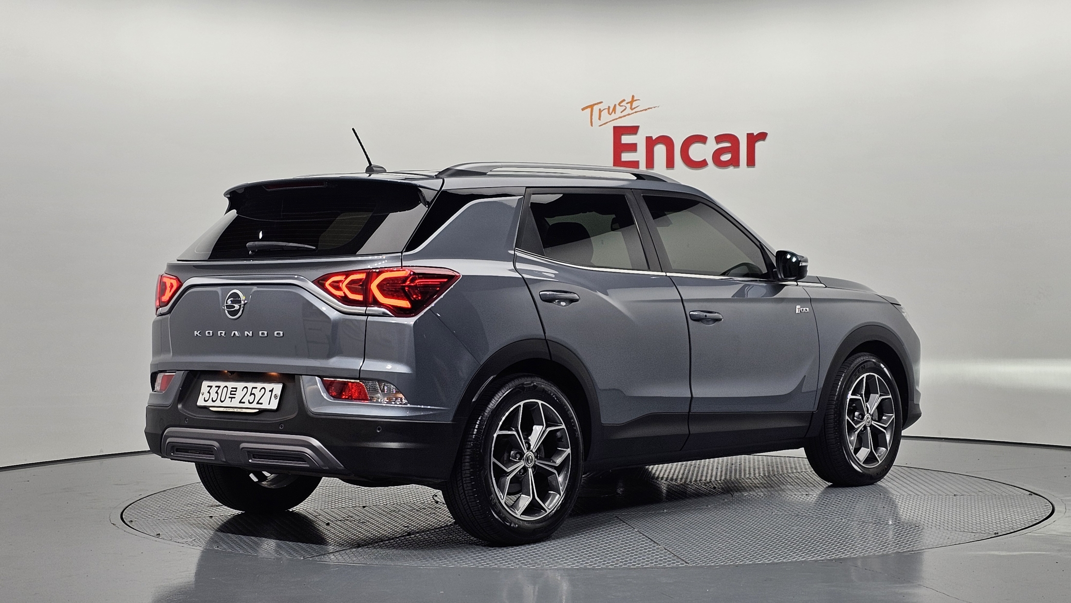 SSANGYONG KORANDO photo 2