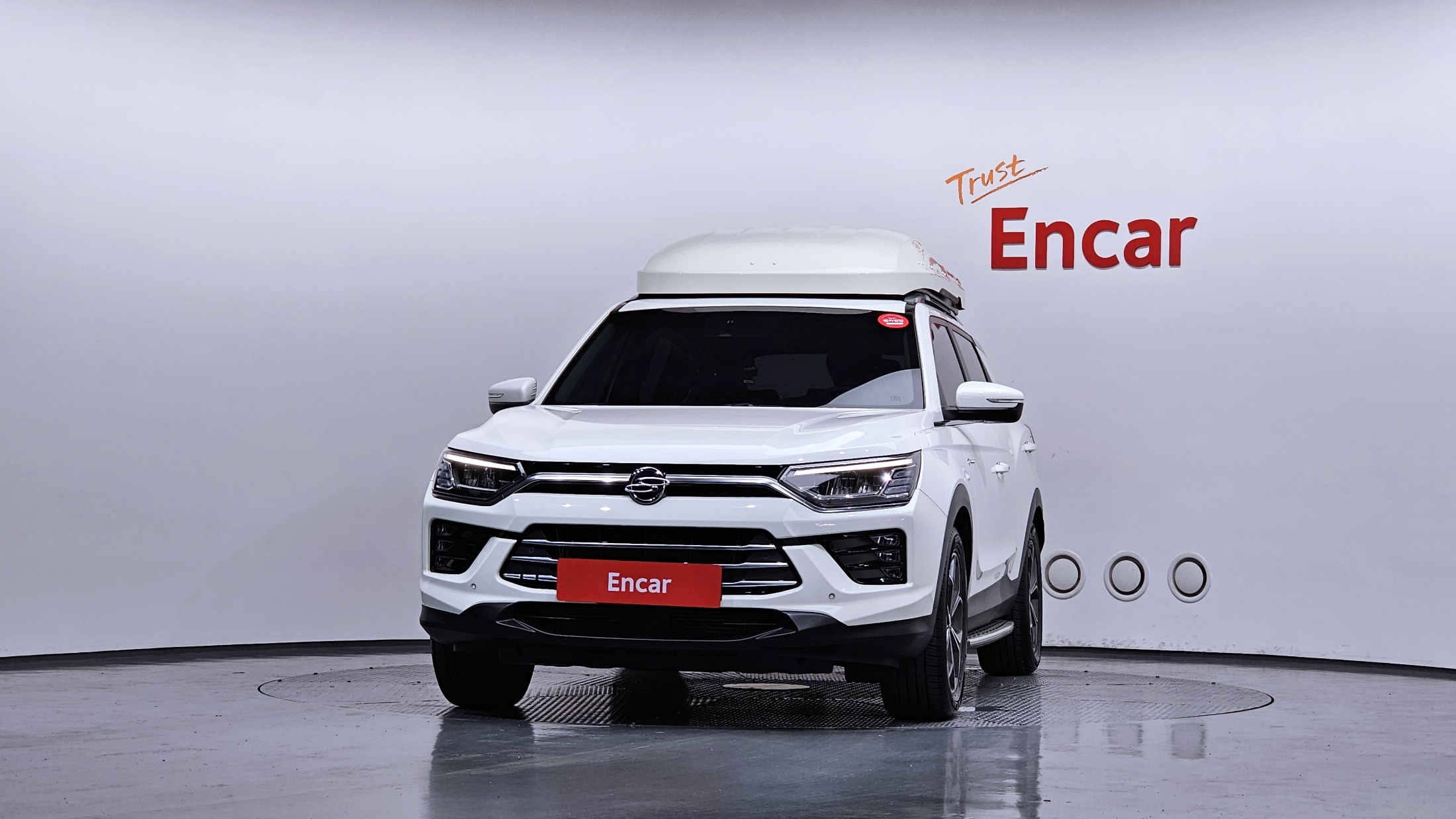 SSANGYONG KORANDO photo 2