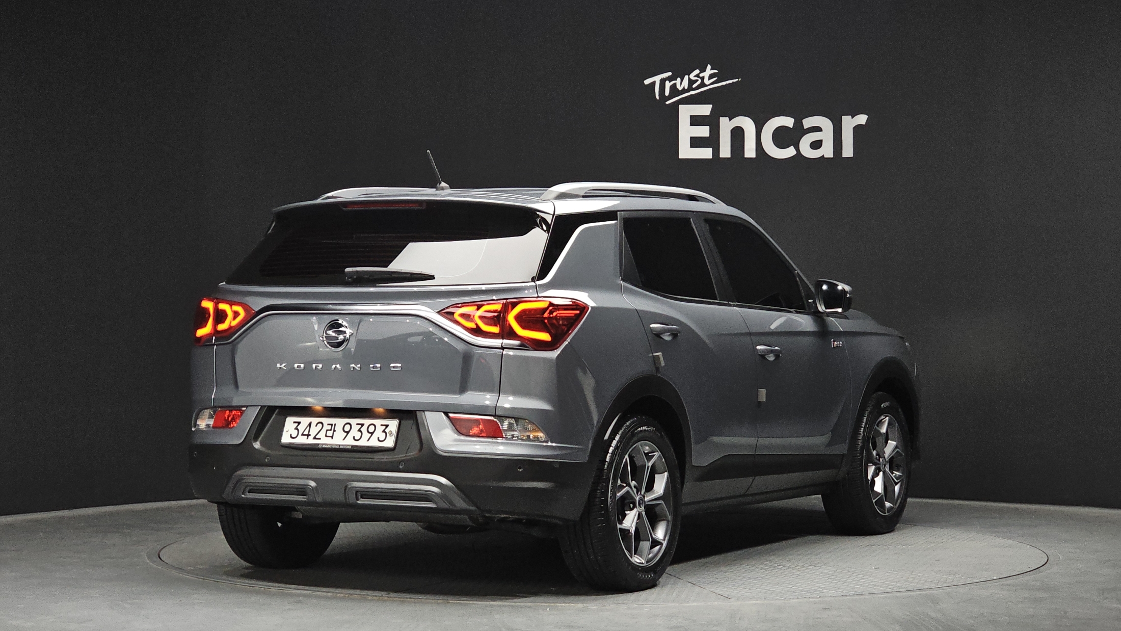 SSANGYONG KORANDO photo 2