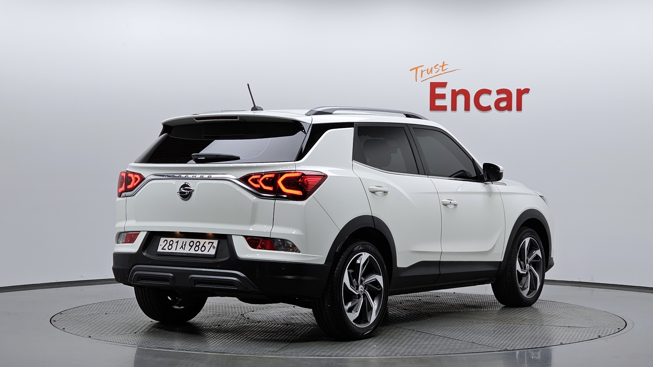 SSANGYONG KORANDO photo 3