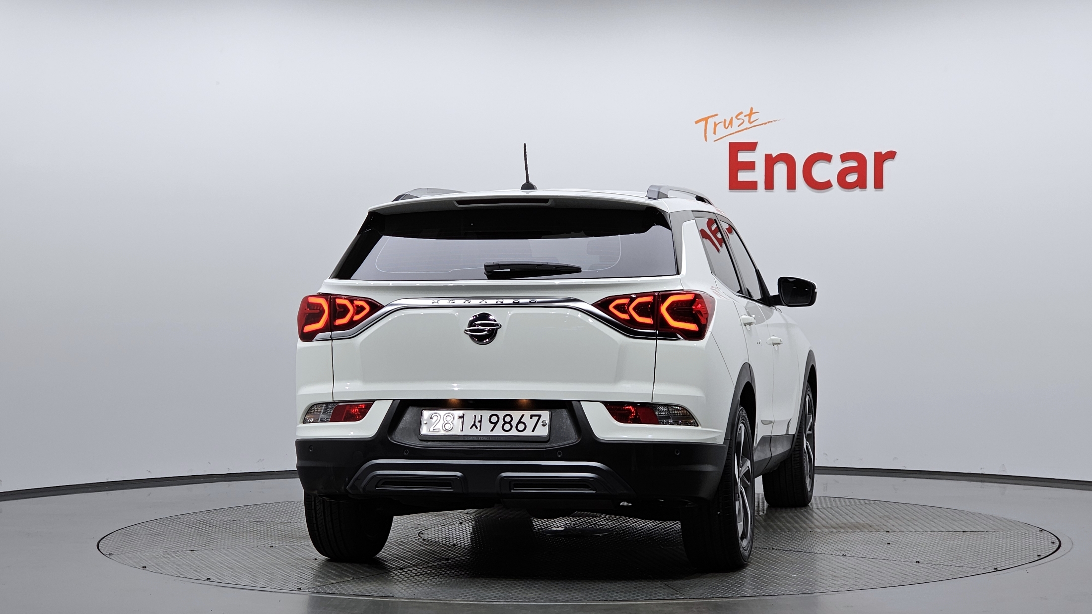 SSANGYONG KORANDO photo 2