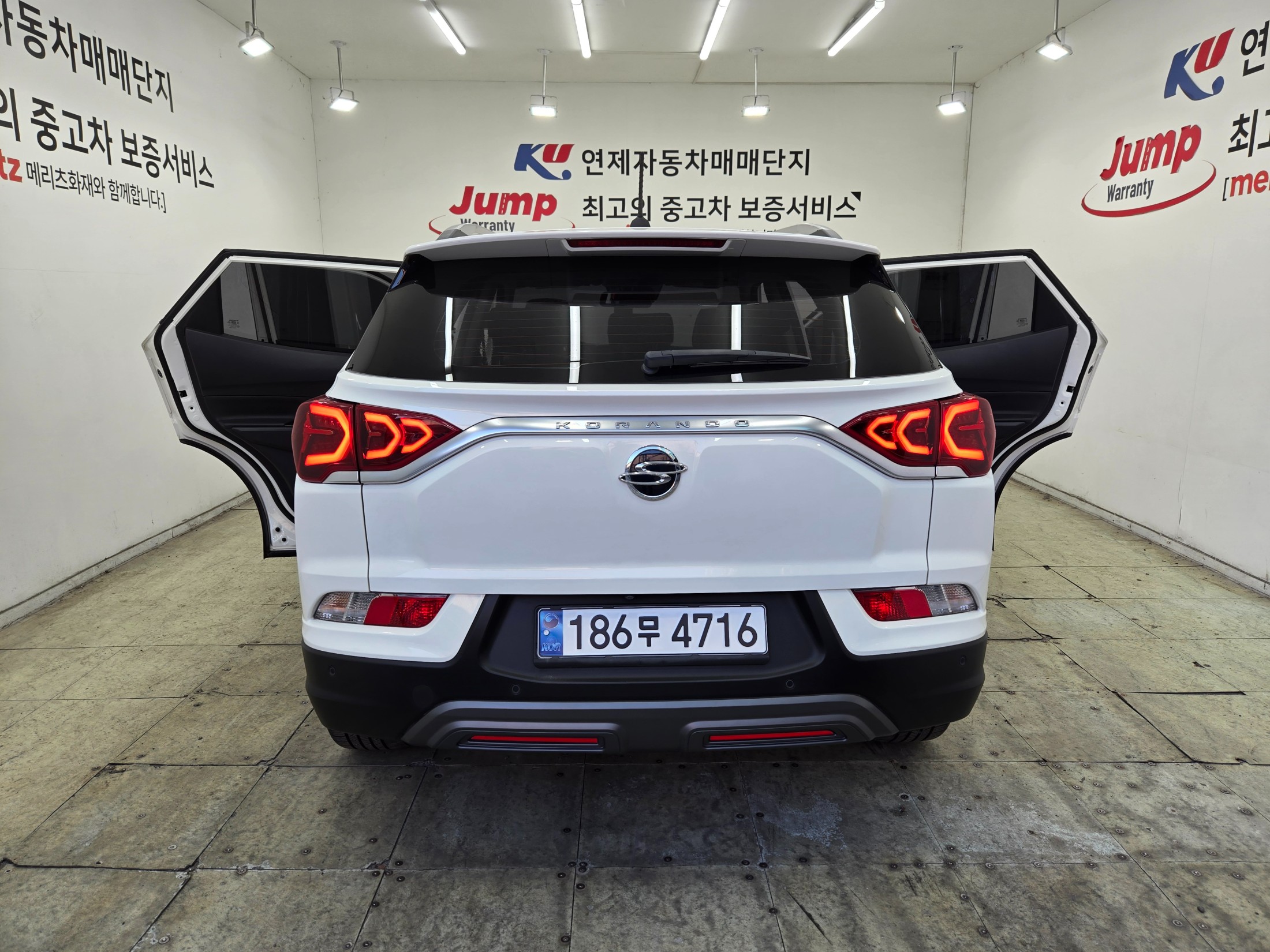 SSANGYONG KORANDO photo 2