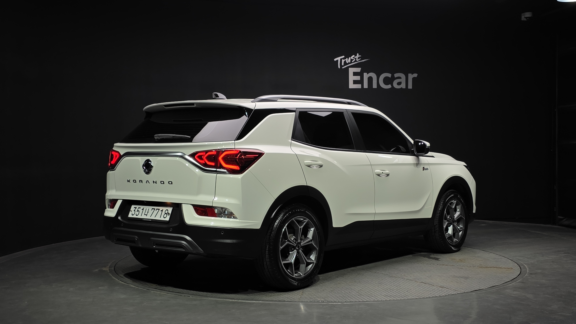 SSANGYONG KORANDO photo 2