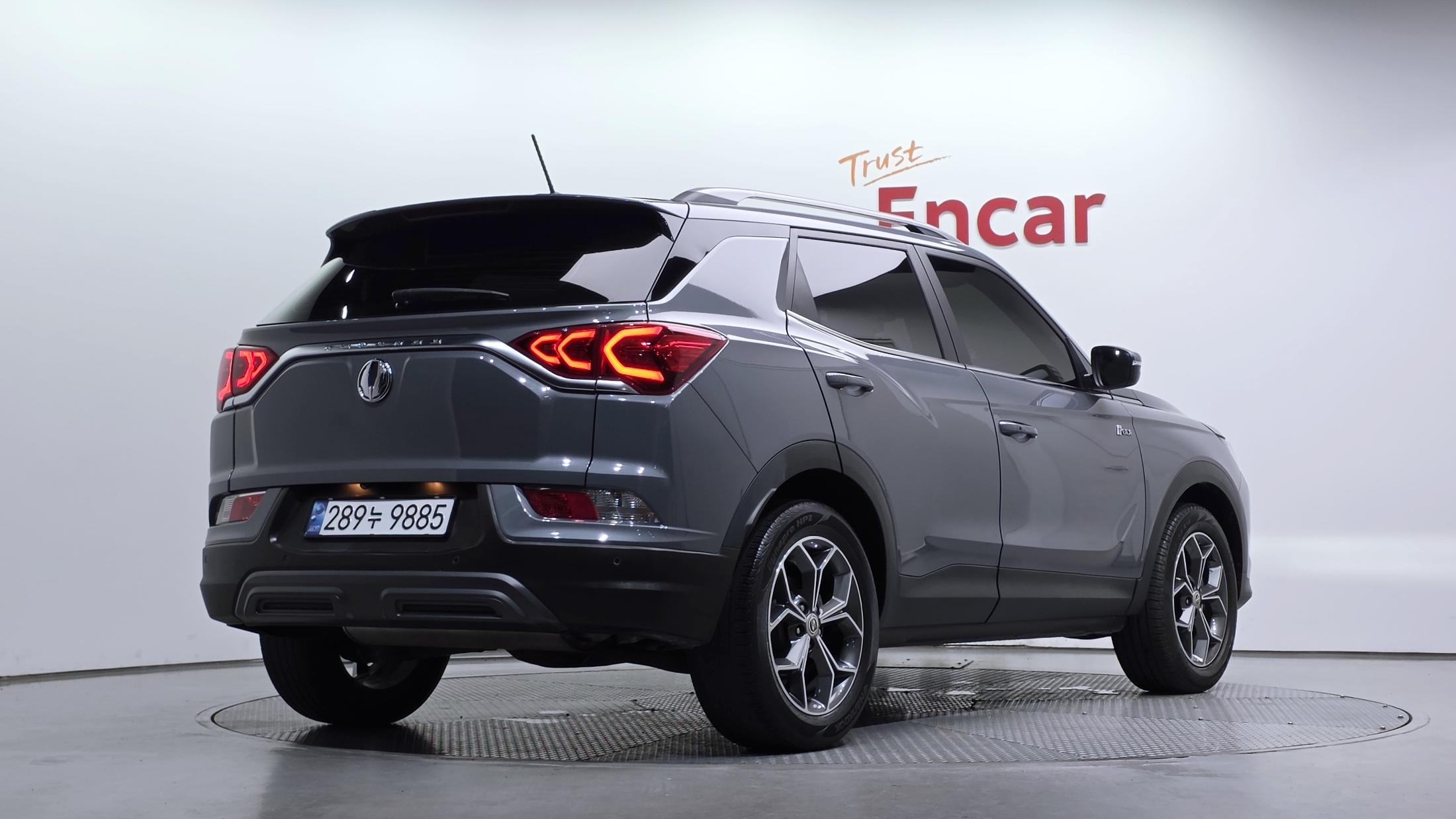 SSANGYONG KORANDO photo 2
