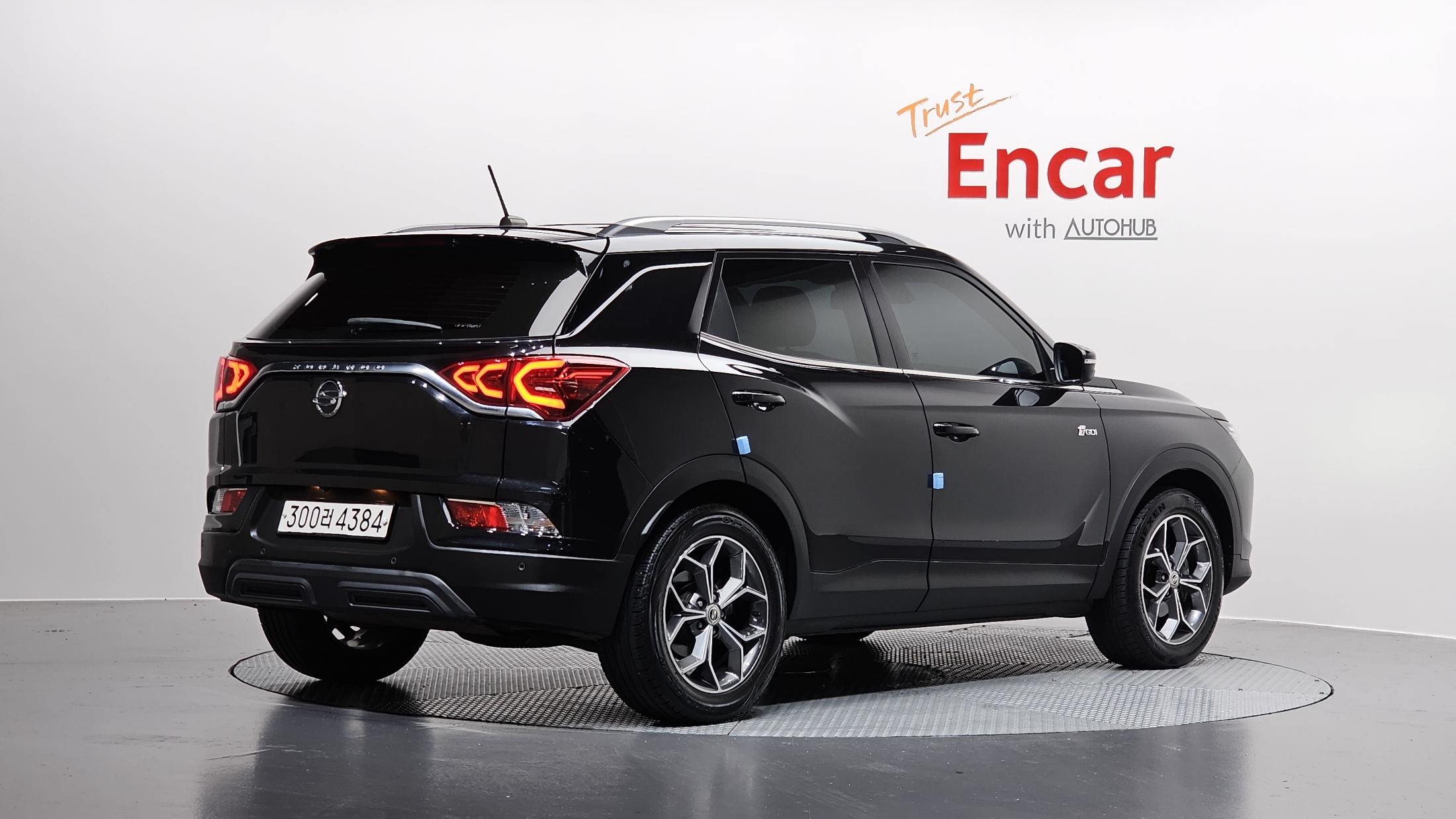 SSANGYONG KORANDO photo 2