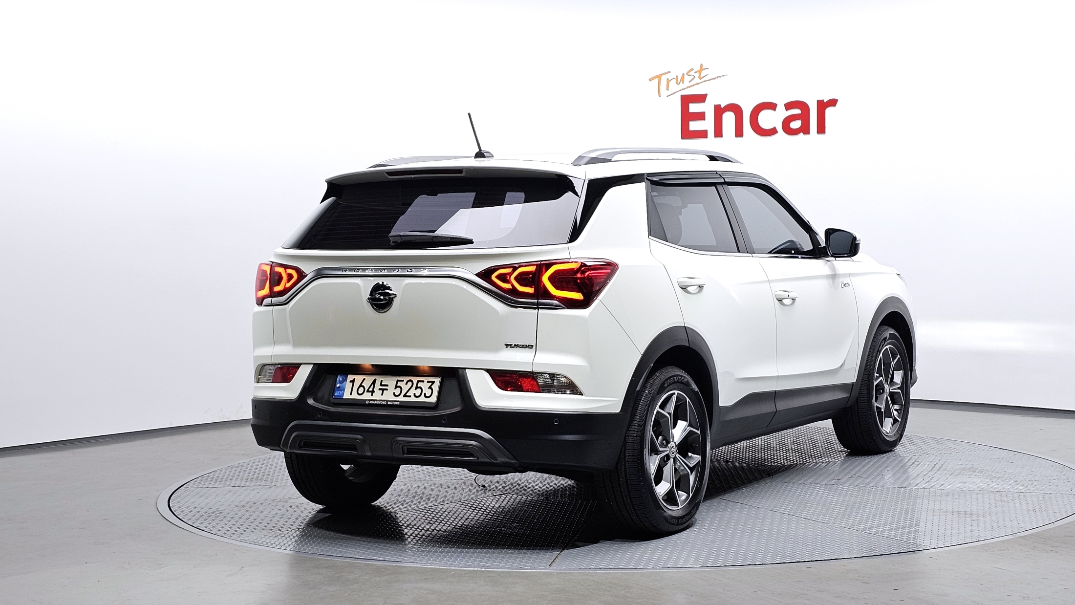 SSANGYONG KORANDO photo 2