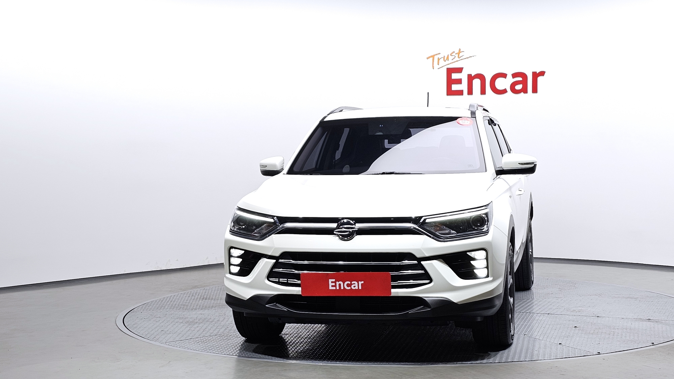 SSANGYONG KORANDO photo 3