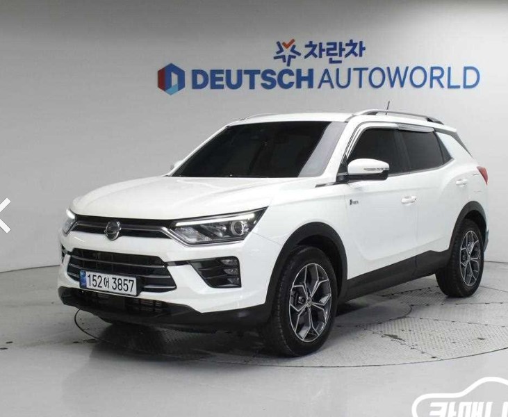SSANGYONG KORANDO photo 2