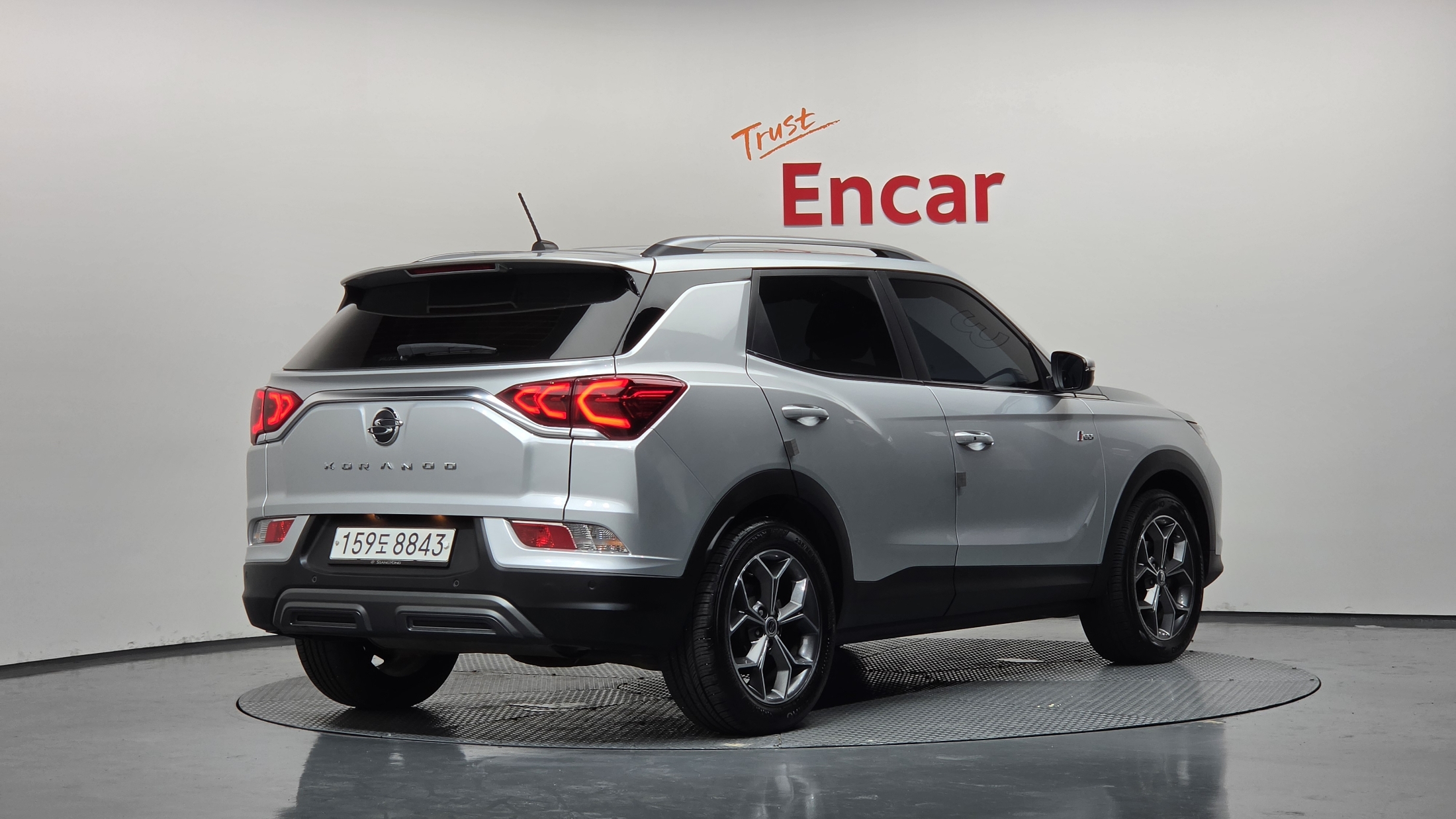SSANGYONG KORANDO photo 2