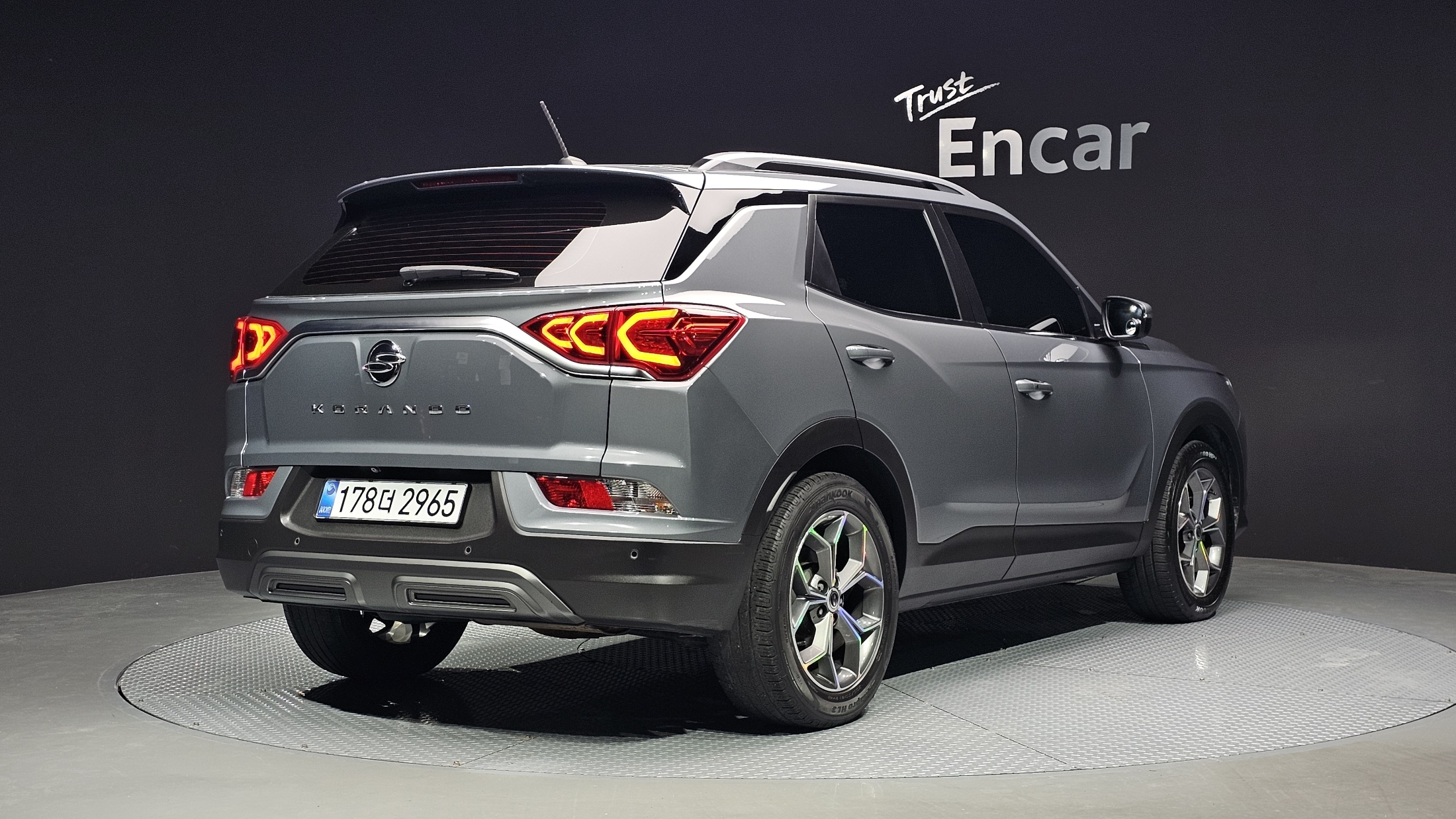 SSANGYONG KORANDO photo 2