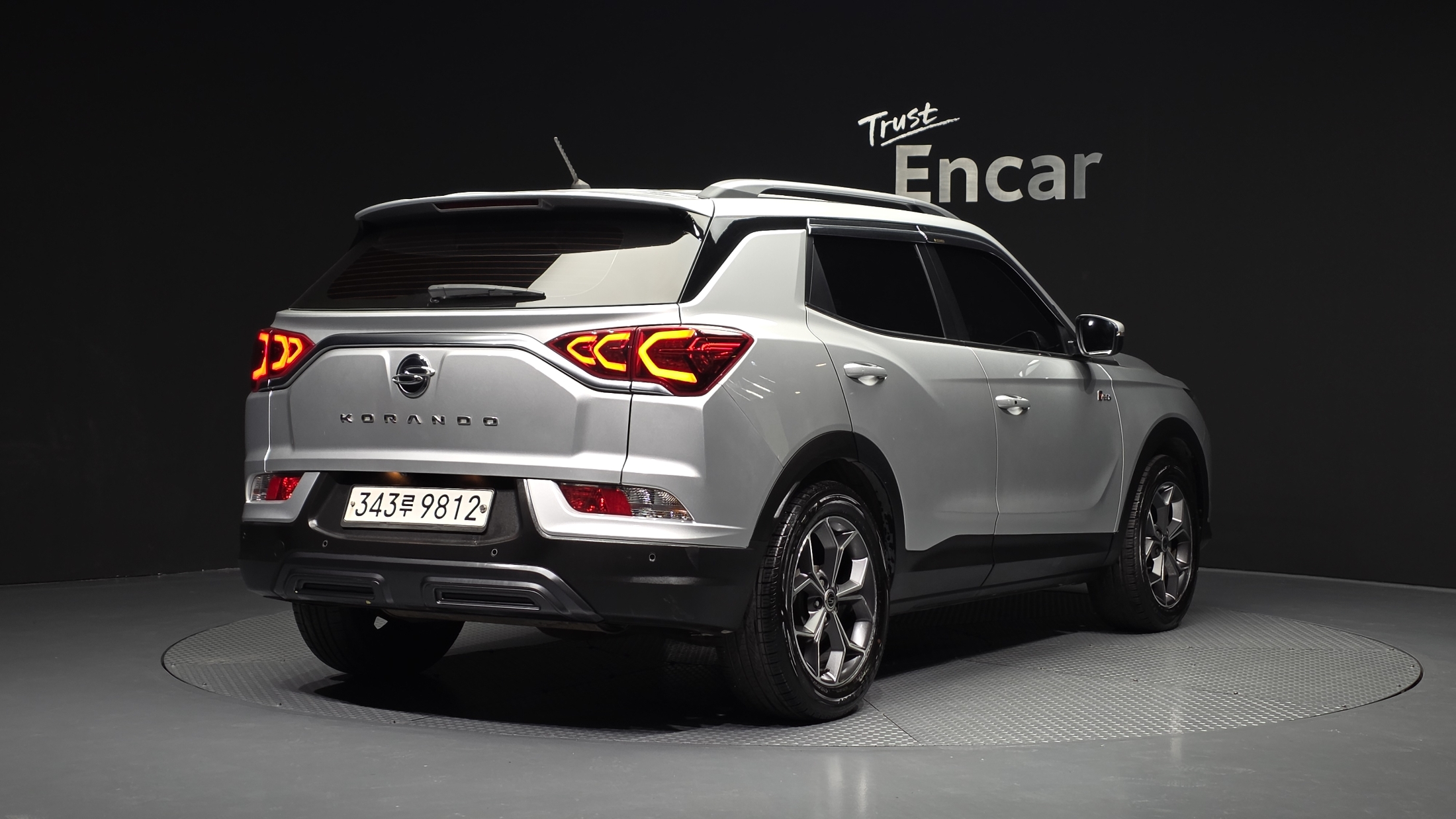 SSANGYONG KORANDO photo 2