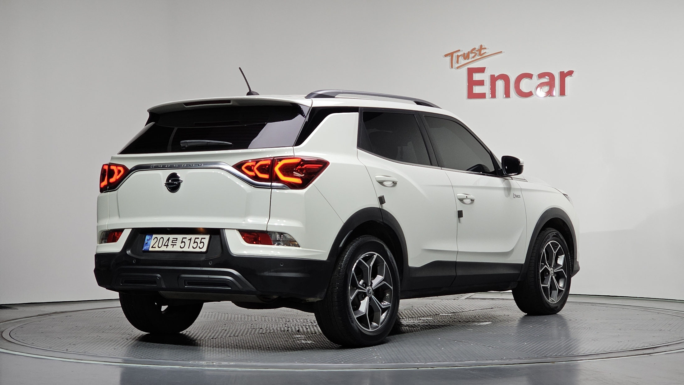 SSANGYONG KORANDO photo 2