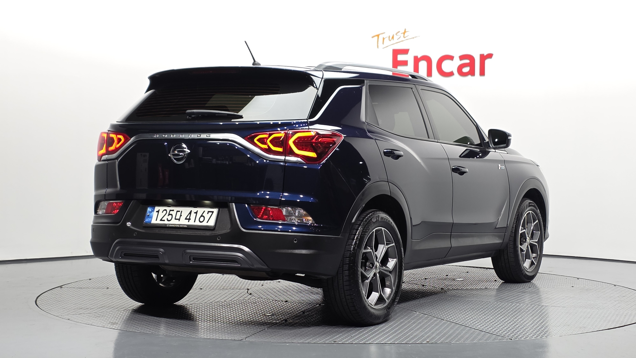 SSANGYONG KORANDO photo 2