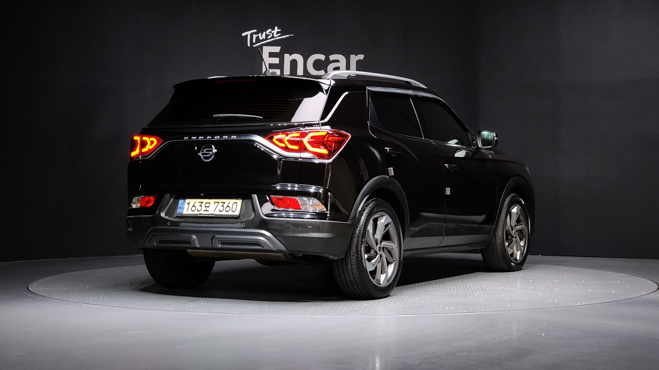 SSANGYONG KORANDO photo 2