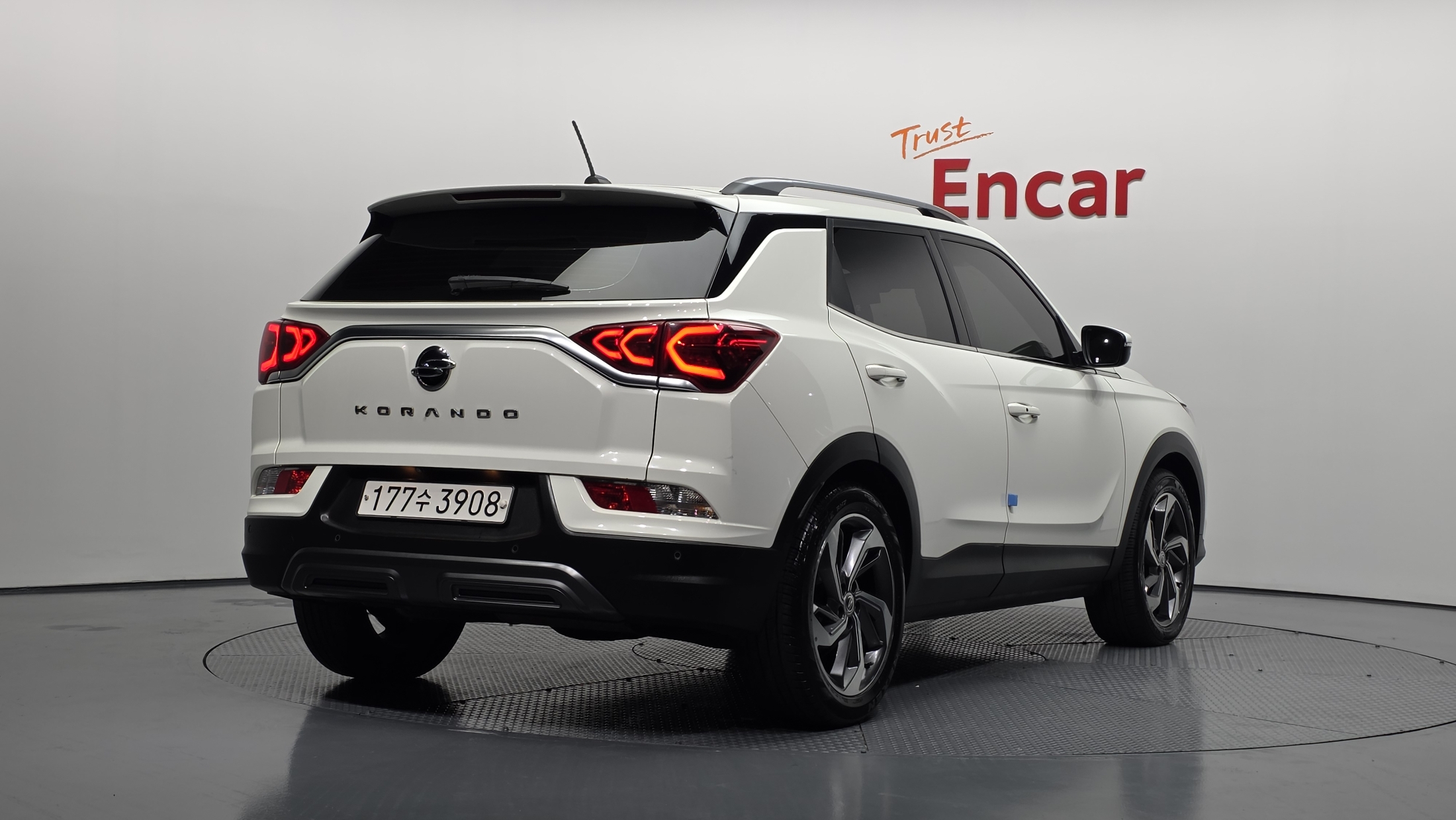 SSANGYONG KORANDO photo 3