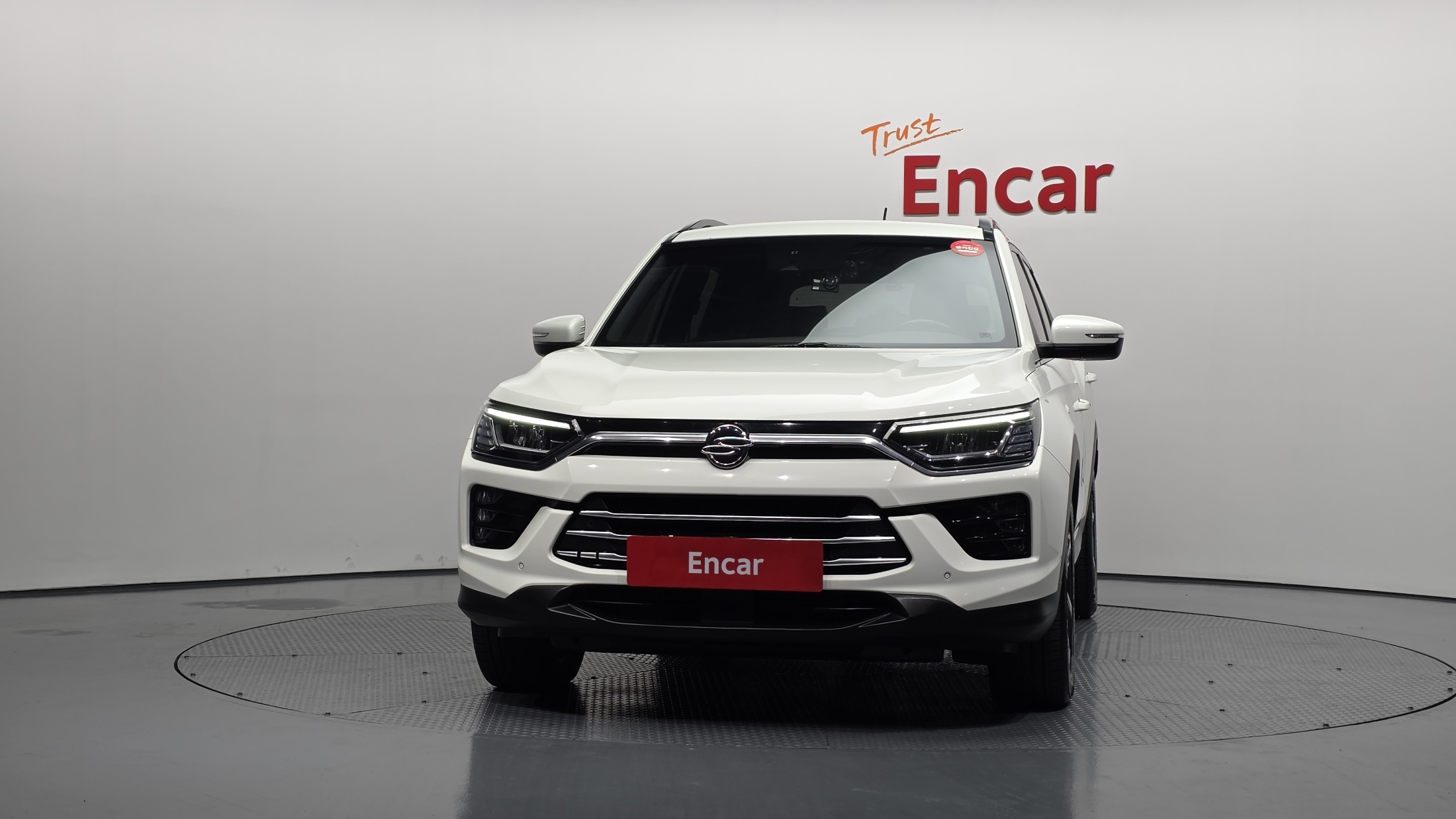 SSANGYONG KORANDO photo 2