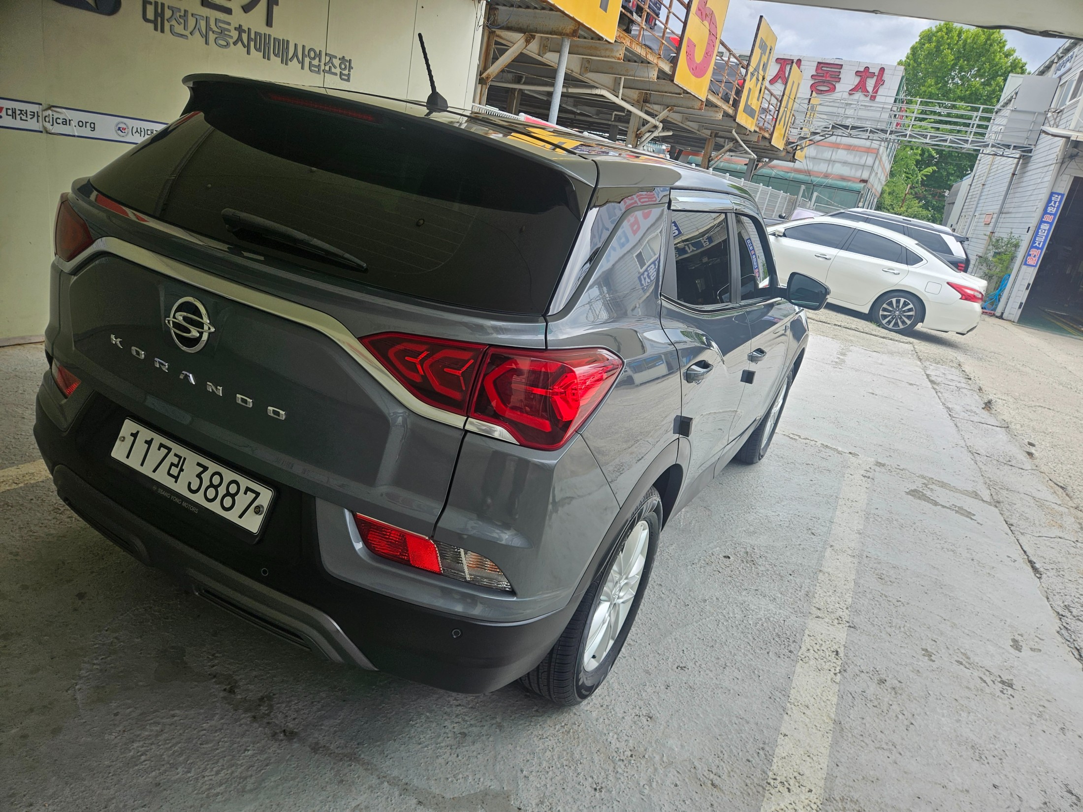 SSANGYONG KORANDO photo 3