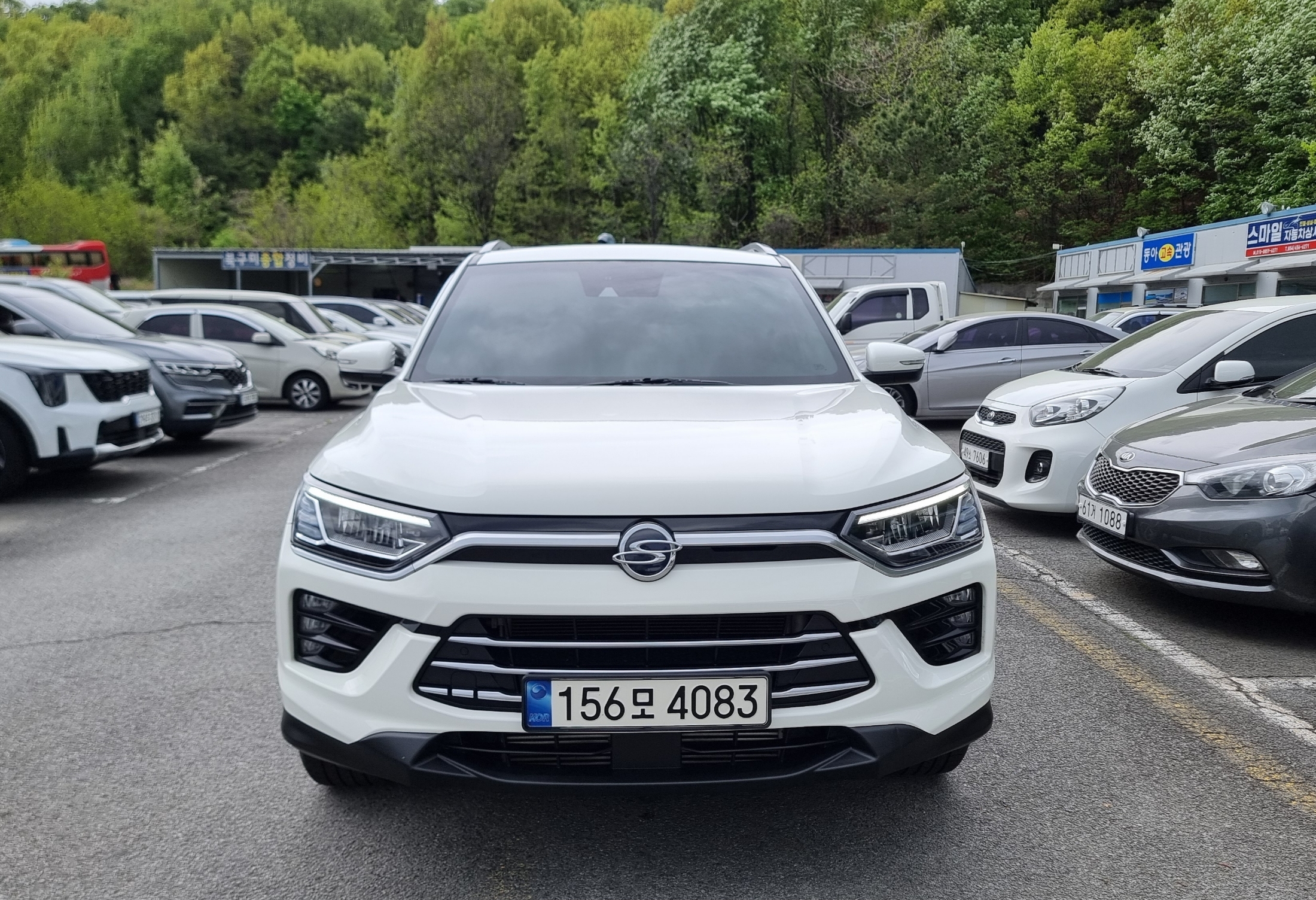 SSANGYONG KORANDO photo 2