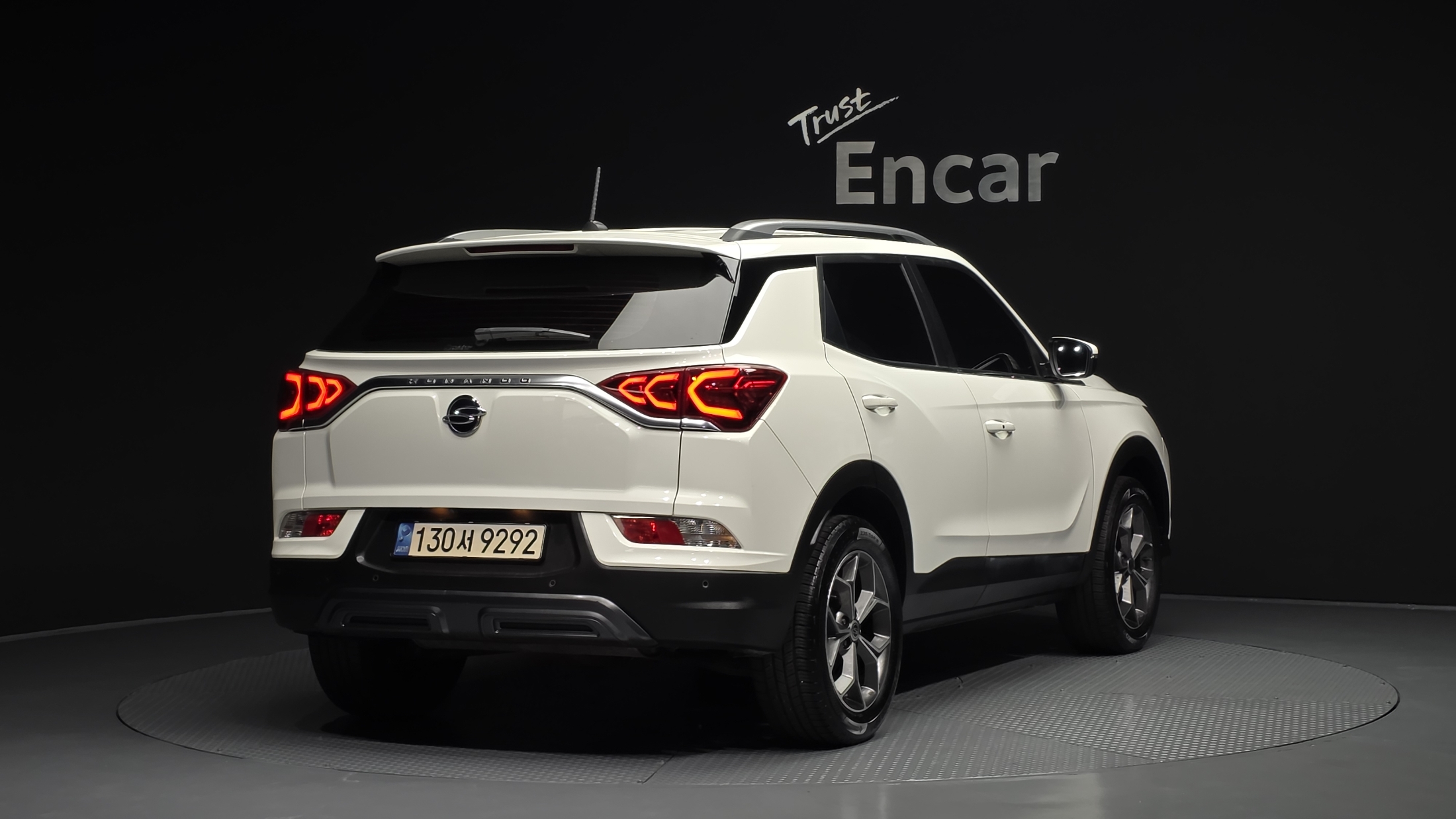 SSANGYONG KORANDO photo 2