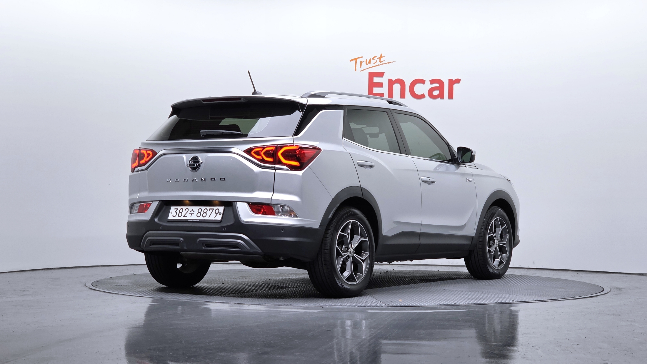 SSANGYONG KORANDO photo 2