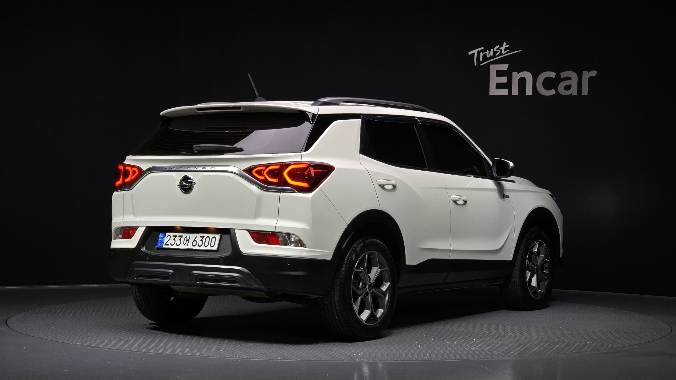 SSANGYONG KORANDO photo 2