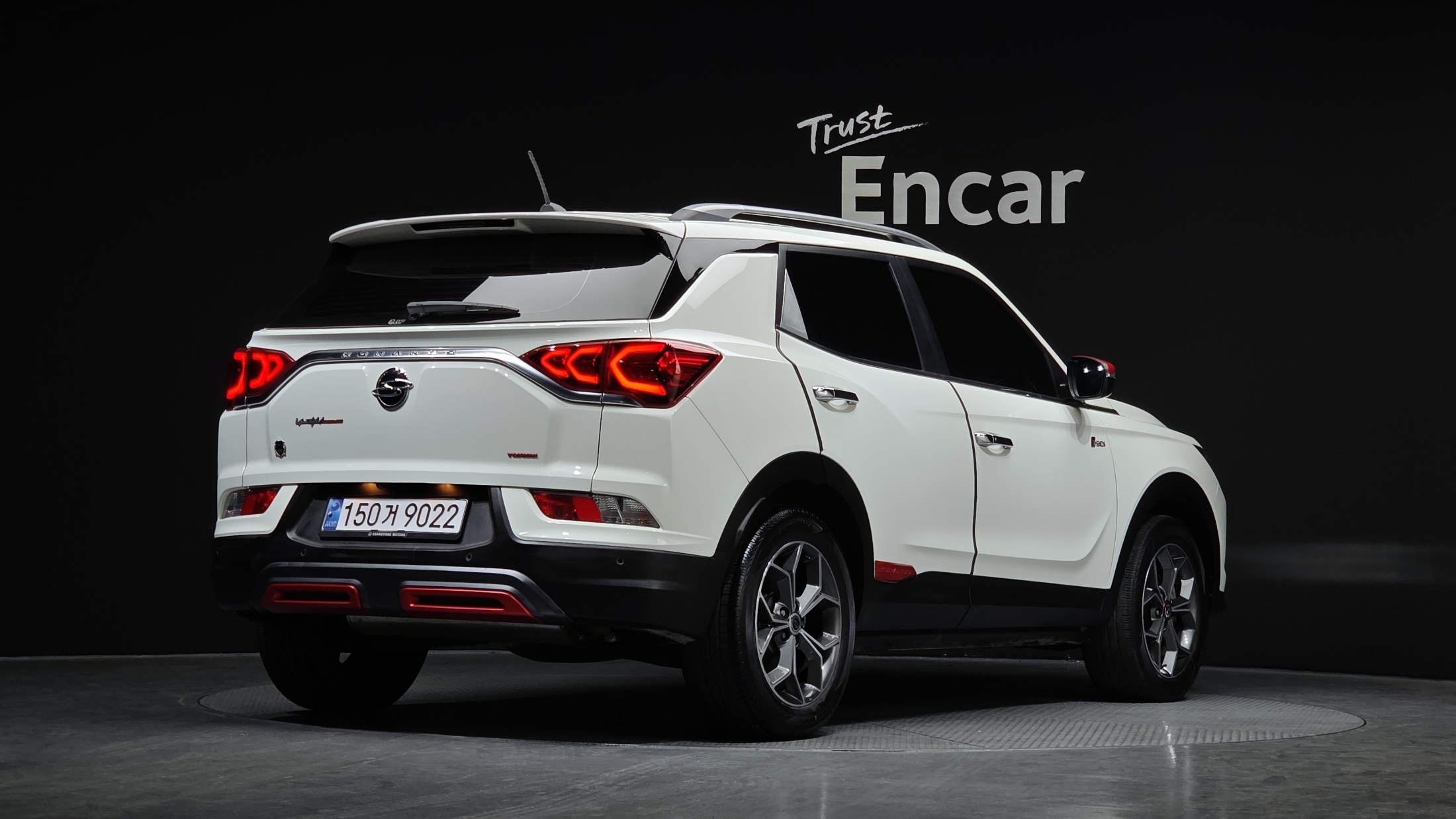 SSANGYONG KORANDO photo 2