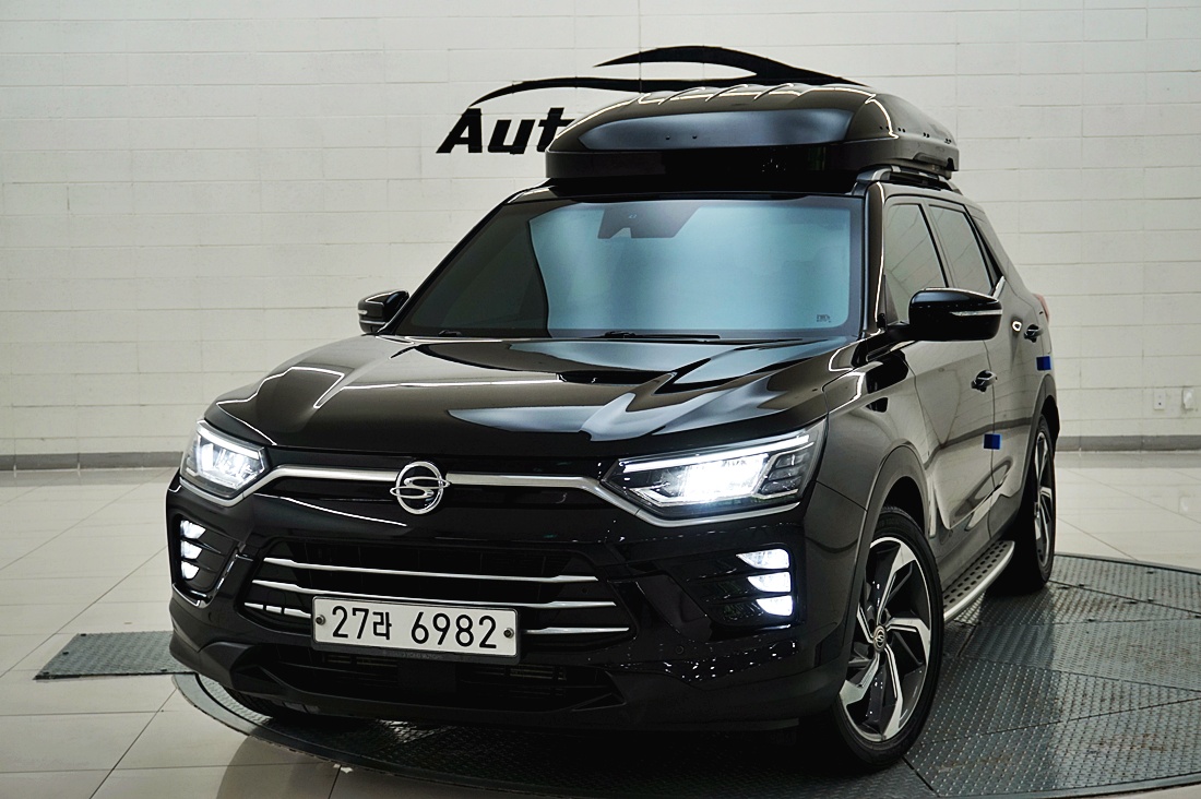 SSANGYONG KORANDO photo 2