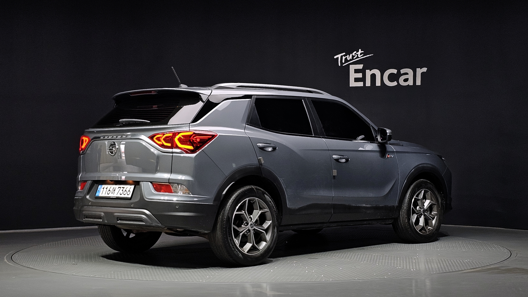 SSANGYONG KORANDO photo 2